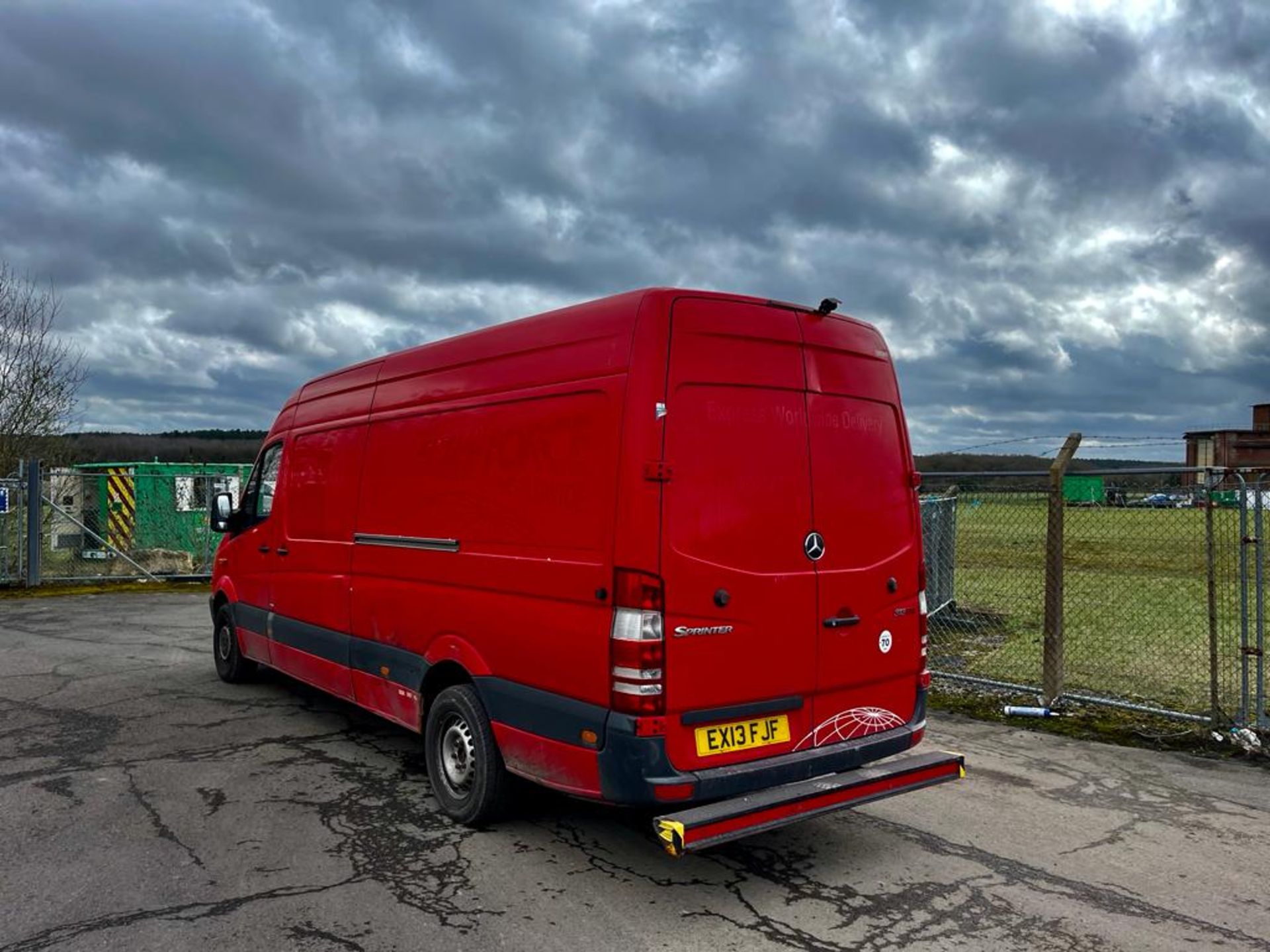 2013 MERCEDES-BENZ SPRINTER 313 CDI RED PANEL VAN *NO VAT* - Image 4 of 9