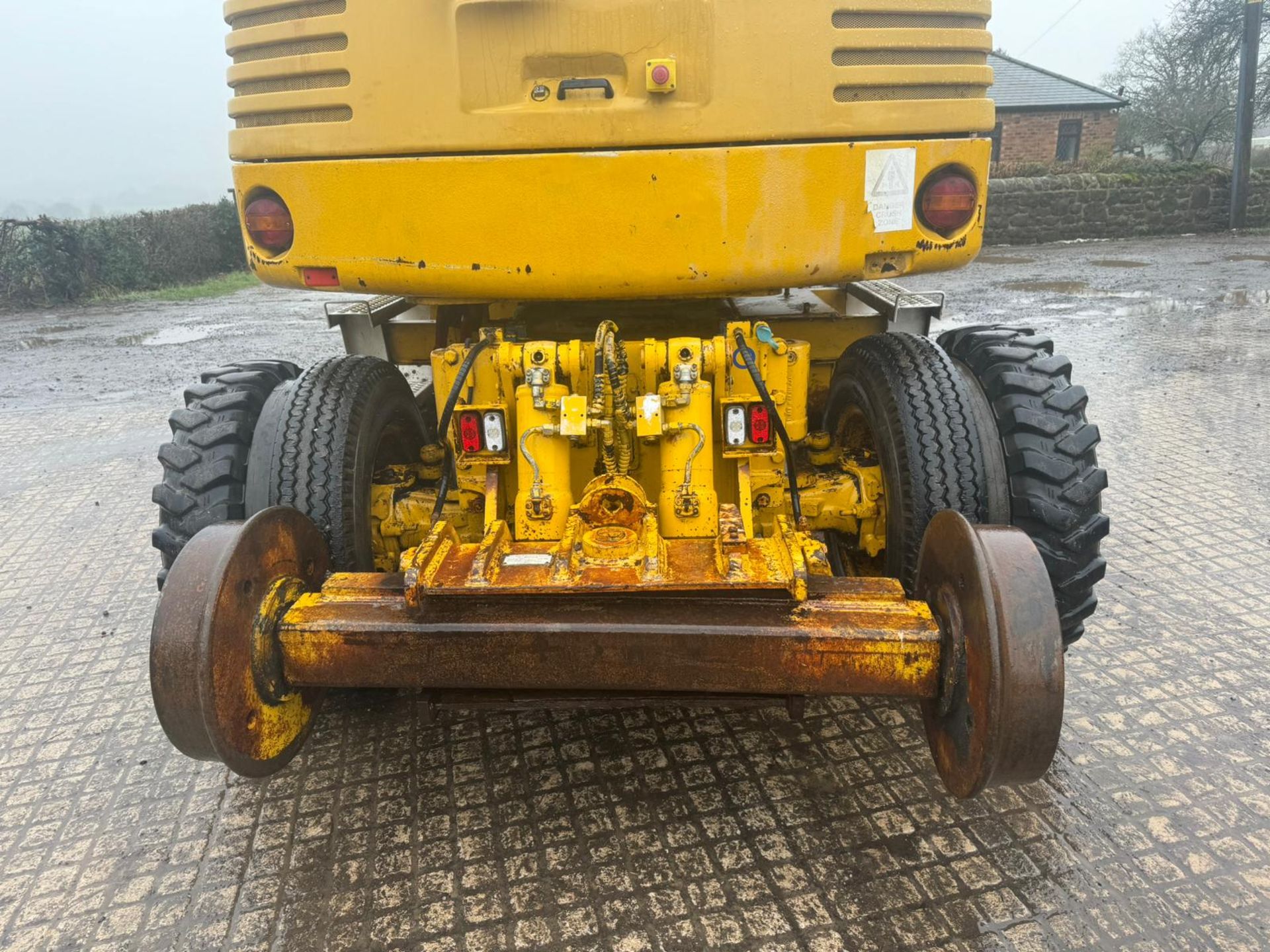 KOMATSU PC95R WHEELED EXCAVATOR WITH RAILWAY GEAR *PLUS VAT* - Image 11 of 19