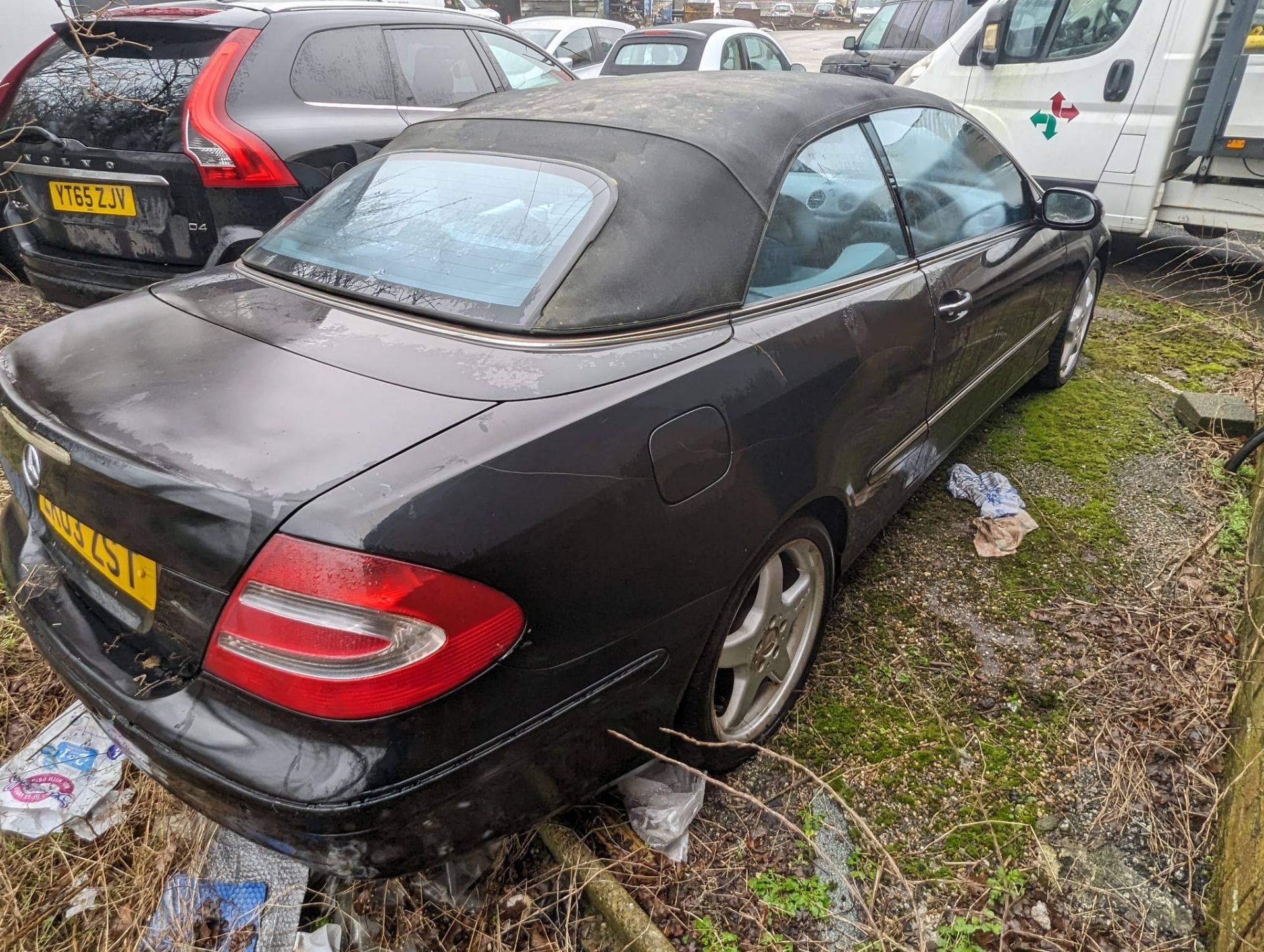 2003 MERCEDES BENZ CLK240 CONVERTIBLE BLACK , GOOD RUNNER, NEEDS WORK - Image 6 of 6