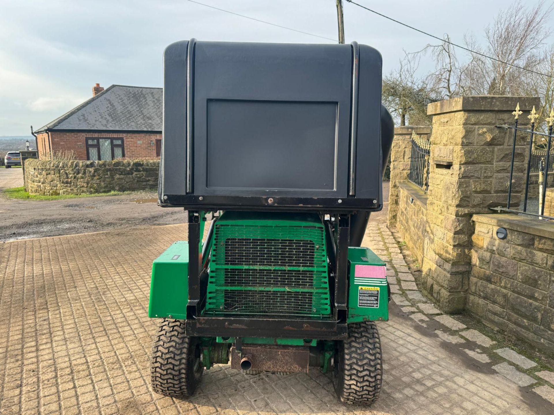 RANSOMES T-33D OUT FRONT COLLECTOR RIDE ON LAWN MOWER 33HP *PLUS VAT* - Image 11 of 17