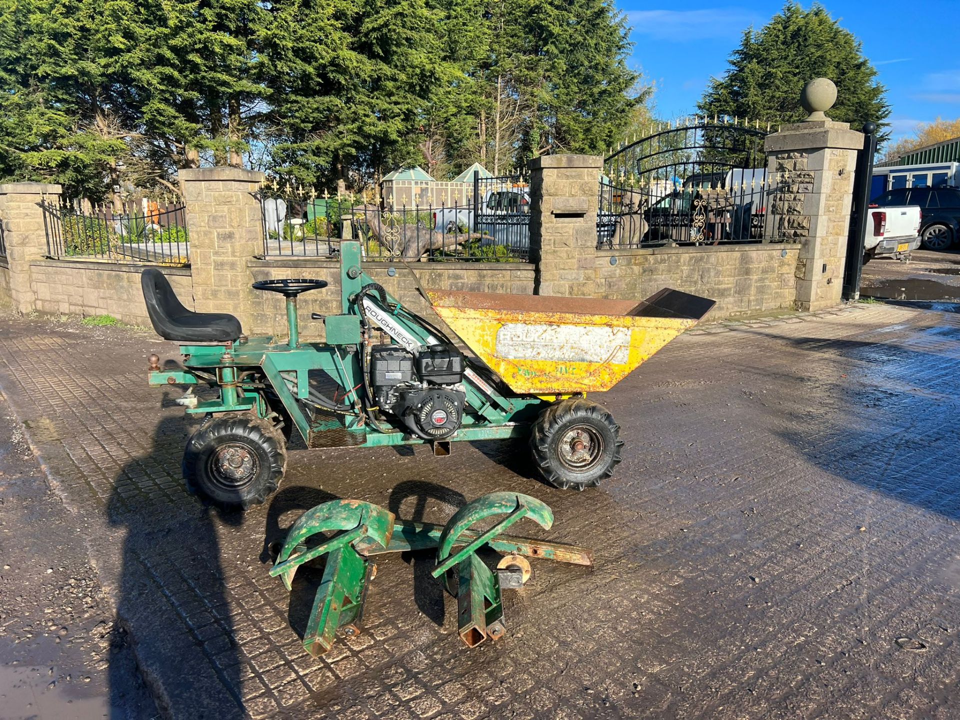 Roughneck high tip ride on dumper *PLUS VAT*