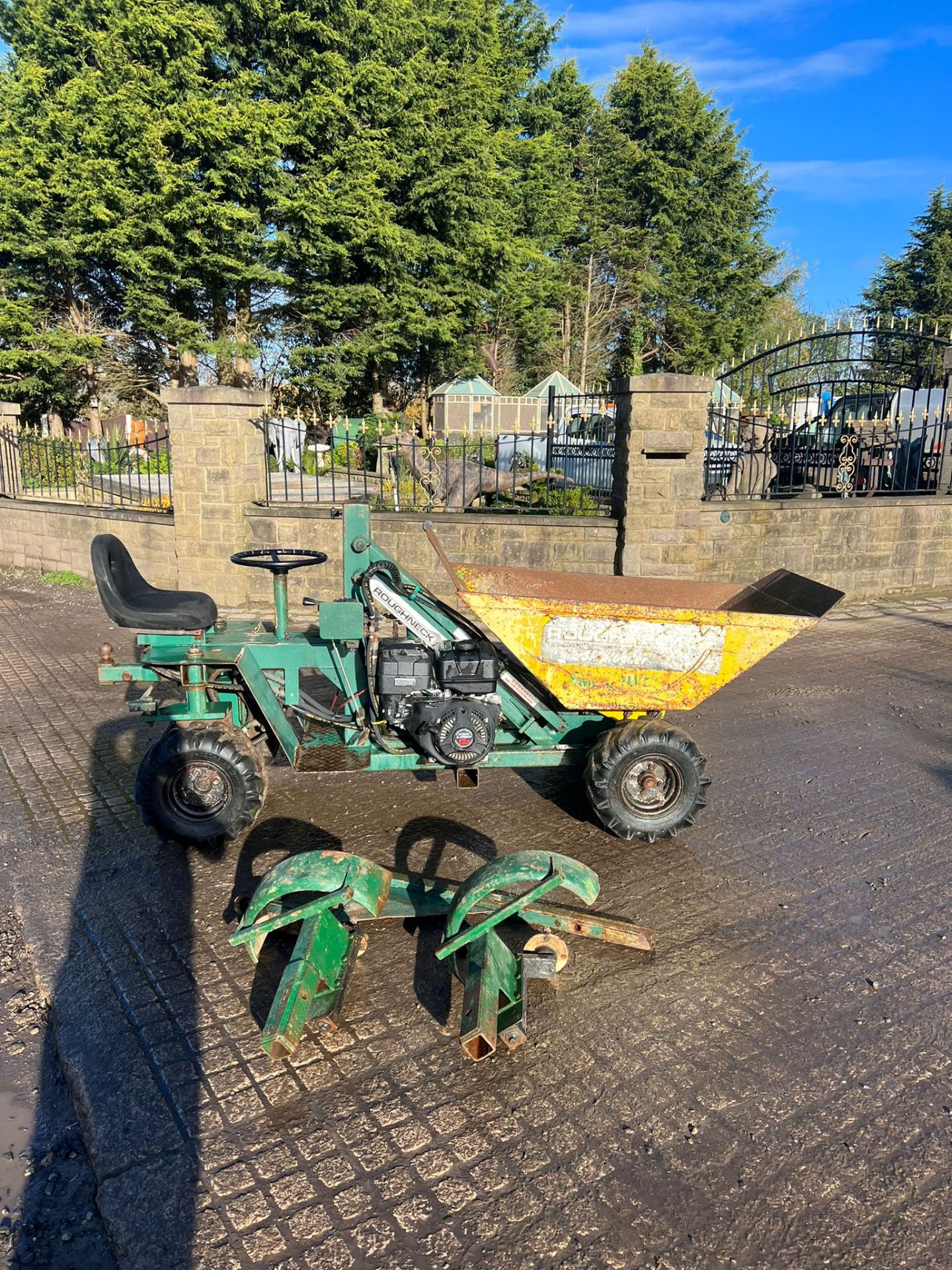 Roughneck high tip ride on dumper *PLUS VAT* - Image 2 of 15