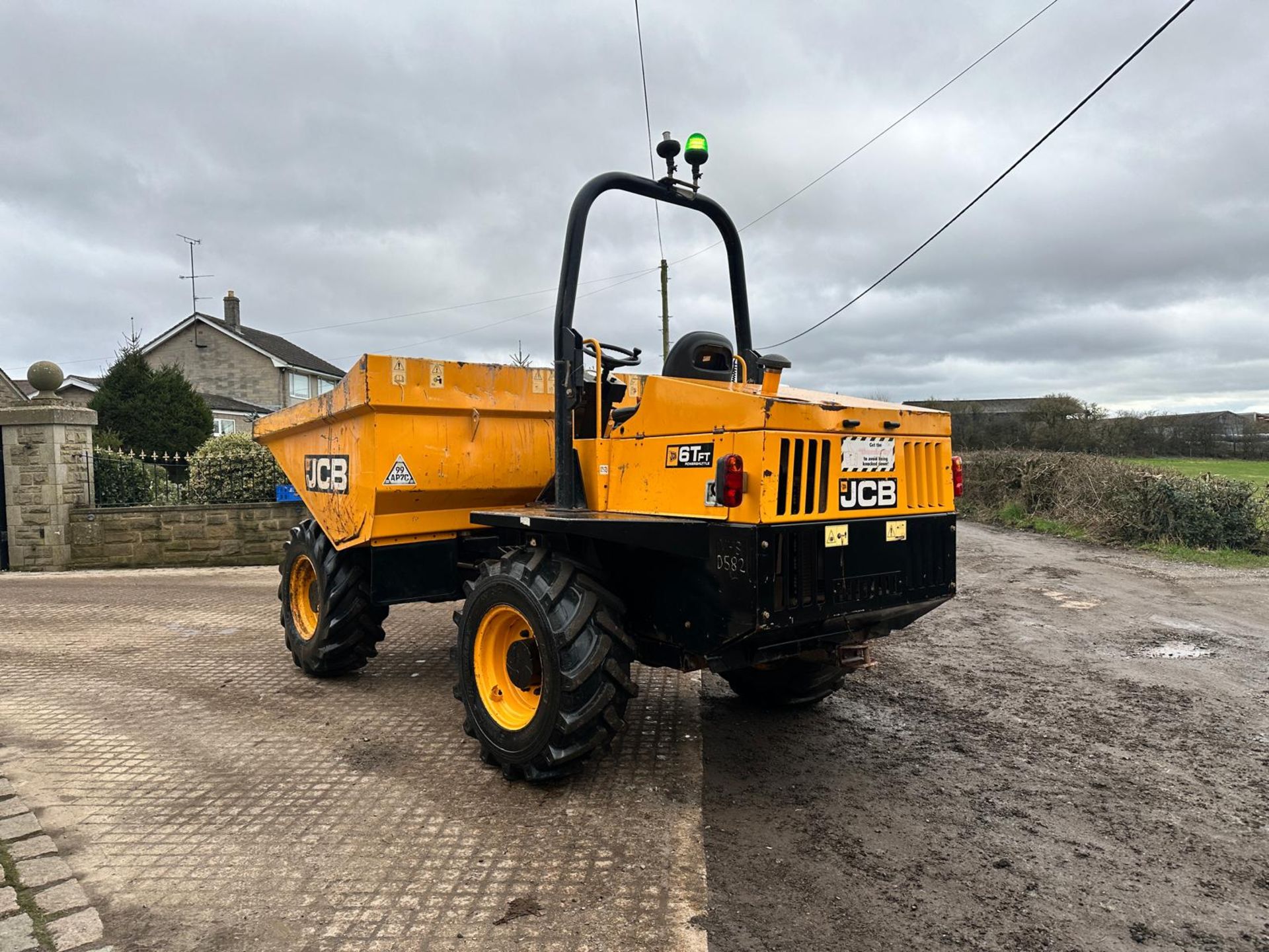 2017 JCB 6TFT POWERSHUTTLE 6 TON DUMPER *PLUS VAT* - Image 4 of 12