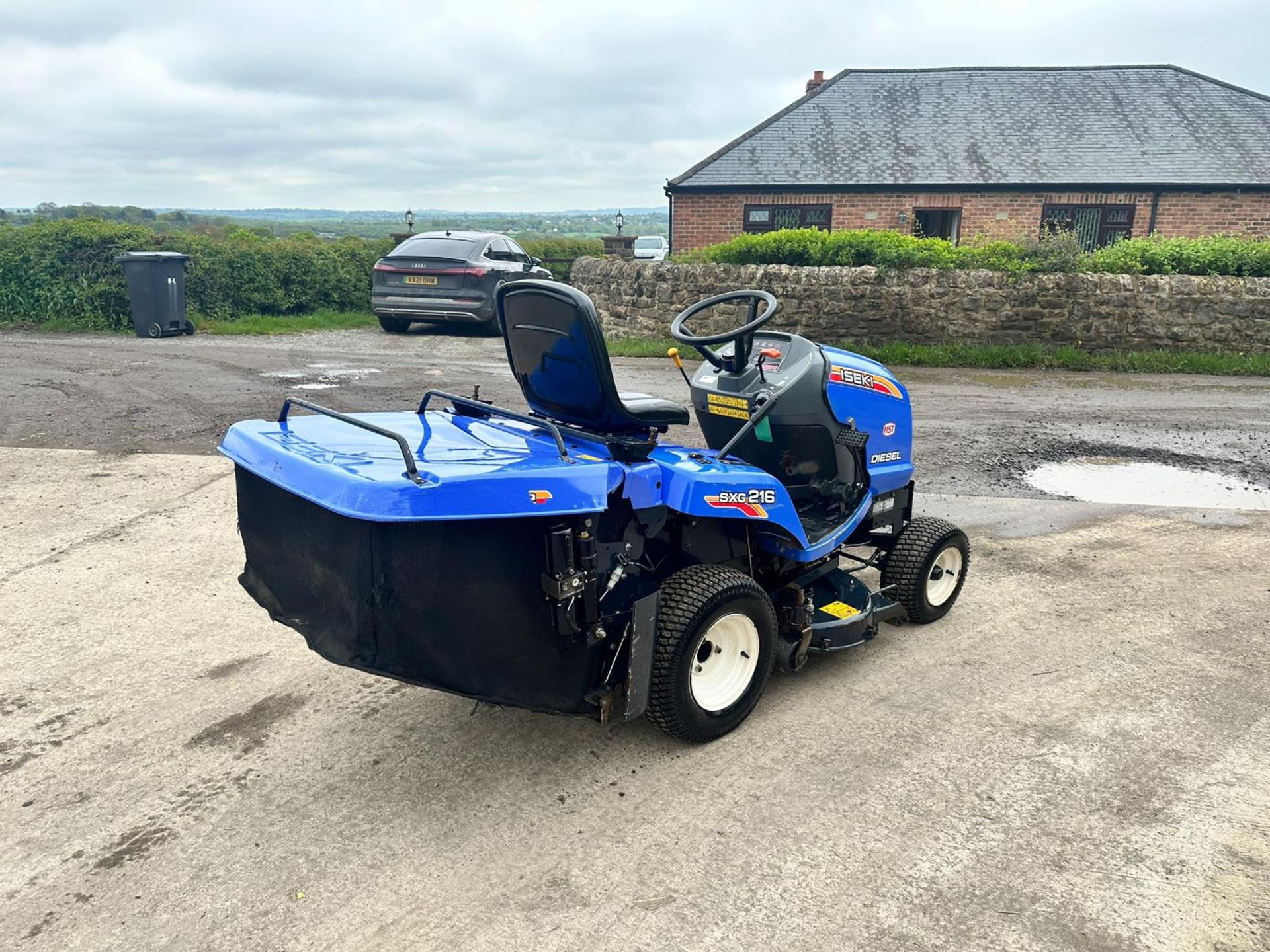 2017 ISEKI SXG216 DIESEL RIDE ON MOWER *PLUS VAT* - Image 7 of 17