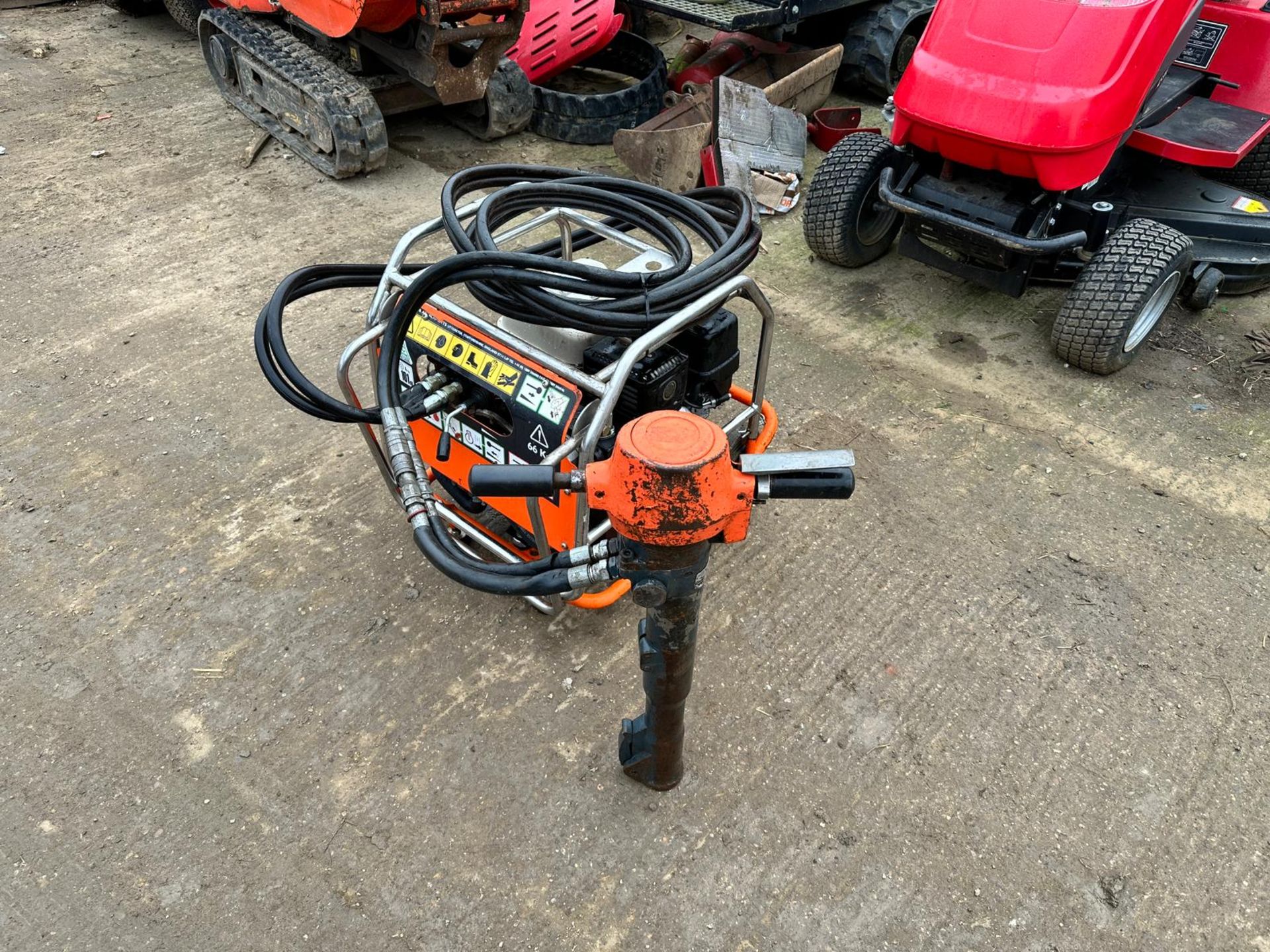 2018 JCB BEAVER HYDRAULIC POWER PACK WITH HOSES AND BREAKER *NO VAT* - Image 2 of 11