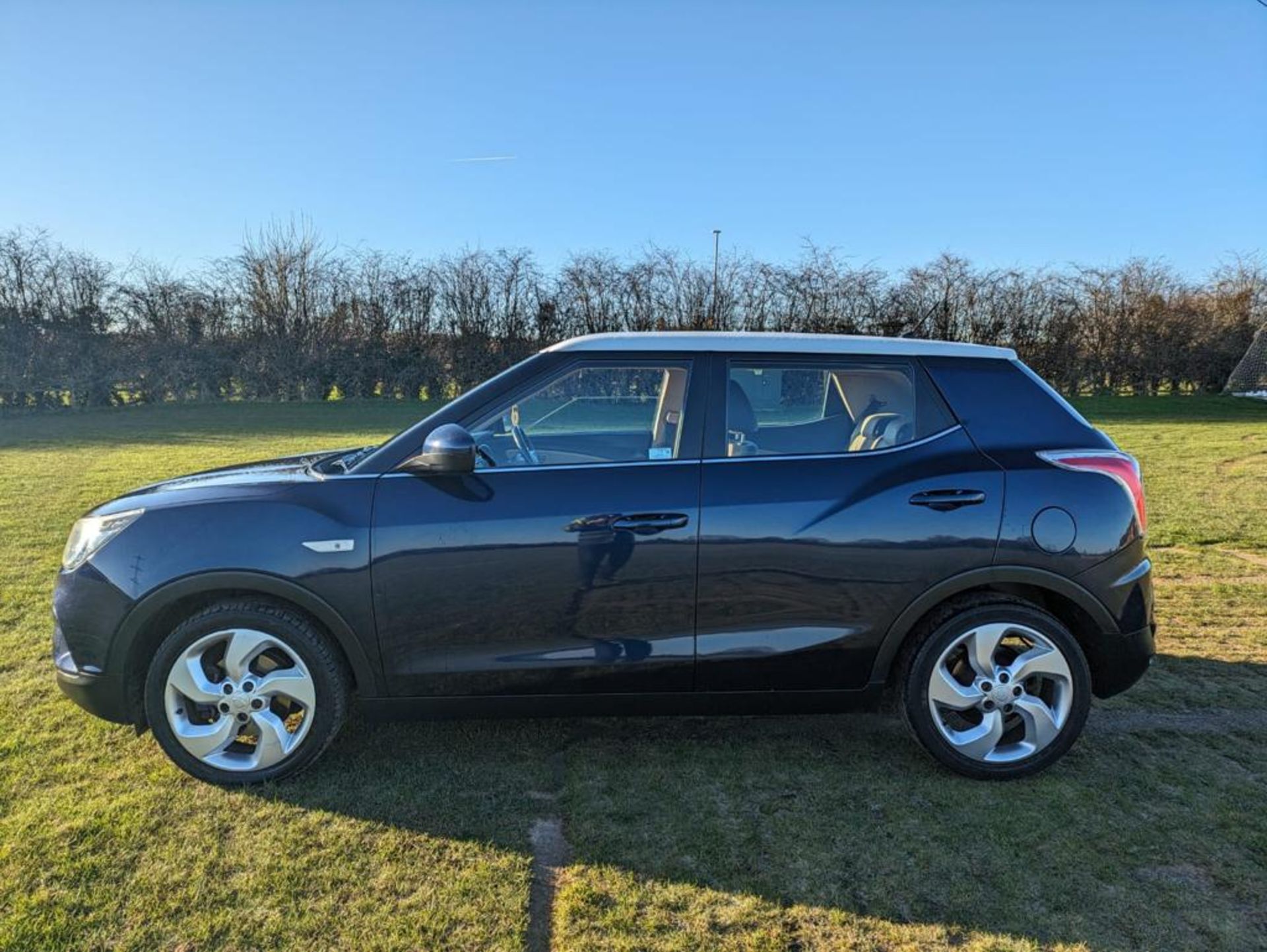 2015 SSANGYONG TIVOLI EX BLUE SUV HATCHBACK *NO VAT* - Image 5 of 35