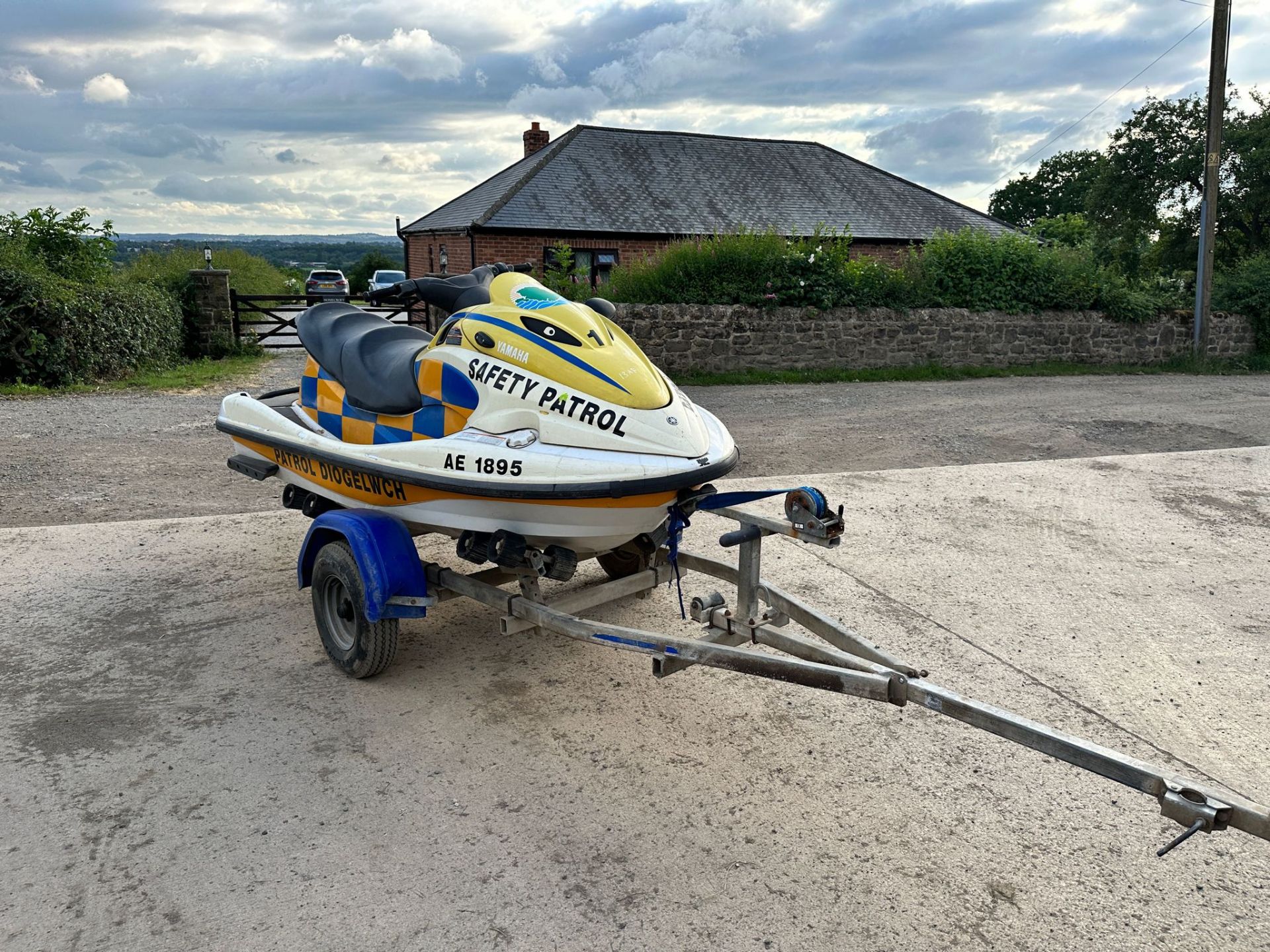 YAMAHA XA800A-B 800CC JET SKI WITH SINGLE AXLE TRAILER *PLUS VAT* - Image 6 of 21