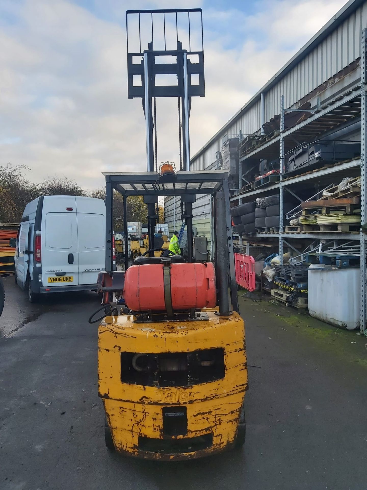 YALE 2 TONNE GAS FORKLIFT TRUCK *PLUS VAT* - Image 5 of 15