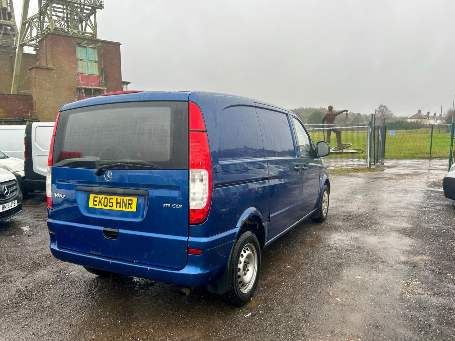 2005 MERCEDES VITO 111 CDI COMPACT BLUE PANEL VAN *NO VAT* - Image 10 of 18