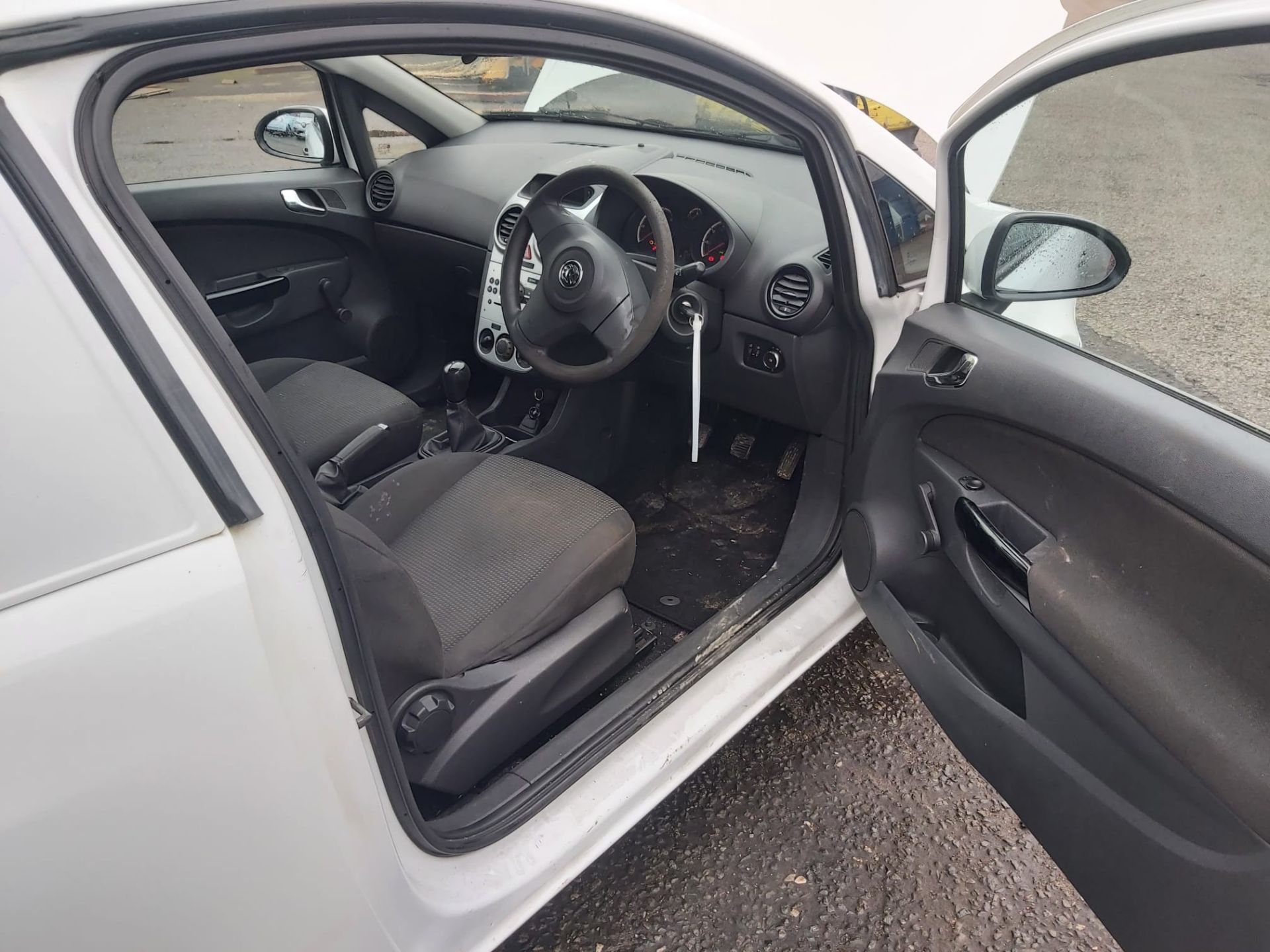 2011 VAUXHALL CORSA CDTI ECOFLEX WHITE CAR DERIVED VAN *NO VAT* - Image 12 of 15