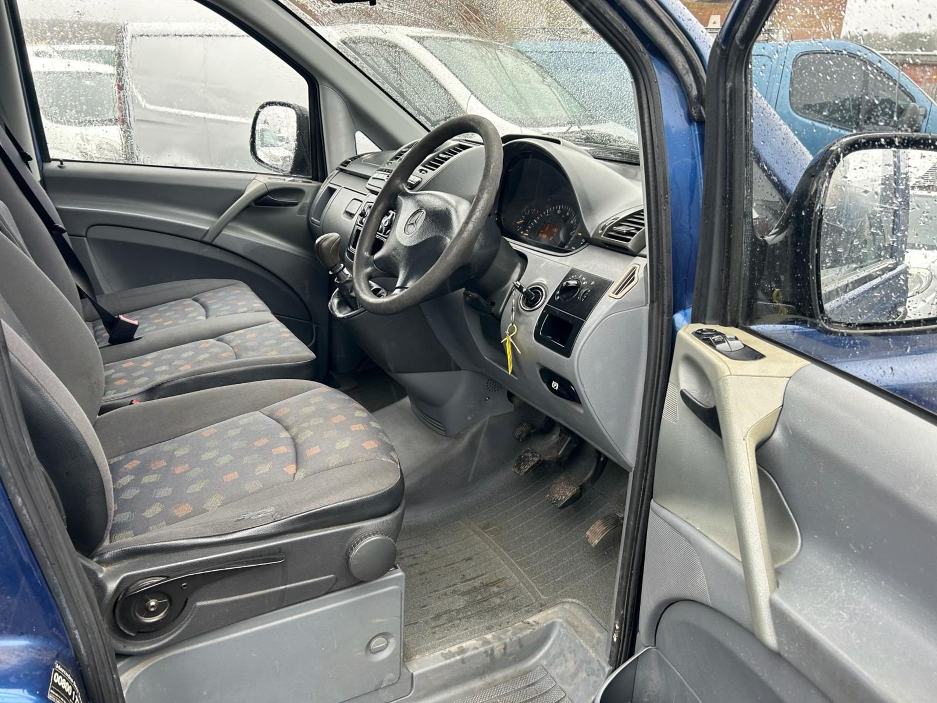 2005 MERCEDES VITO 111 CDI COMPACT BLUE PANEL VAN *NO VAT* - Image 13 of 18