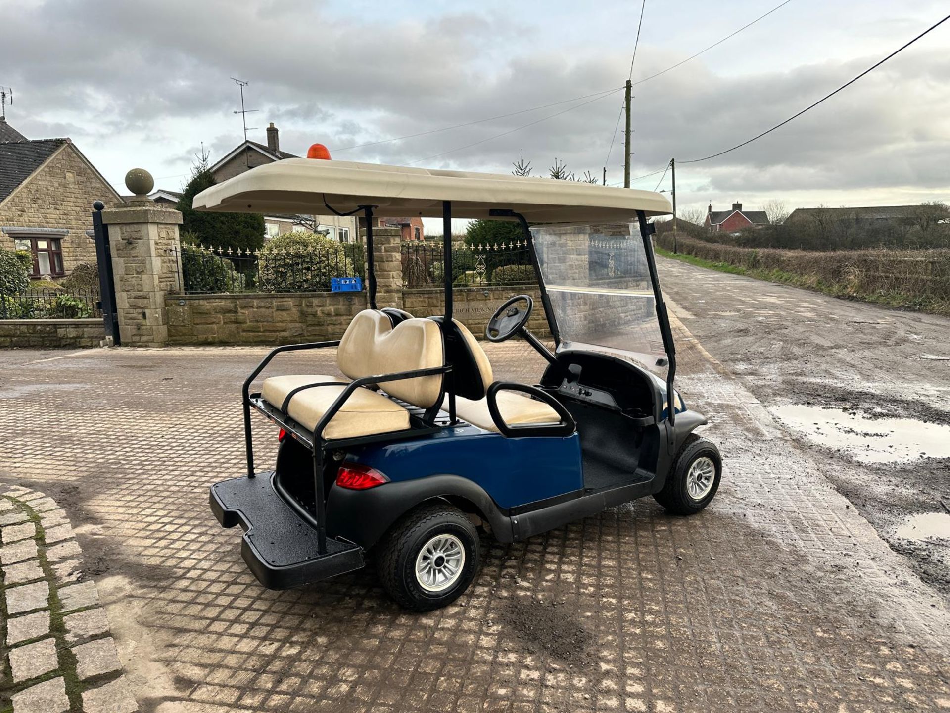 2016 CLUB CAR ELECTRIC GOLF BUGGY 4 SEATER *PLUS VAT* - Image 6 of 11