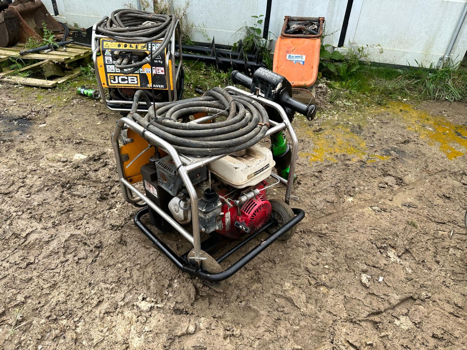 2015 JCB BEAVER HYDRAULIC POWER PACK WITH HOSES AND BREAKER *PLUS VAT* - Image 5 of 8