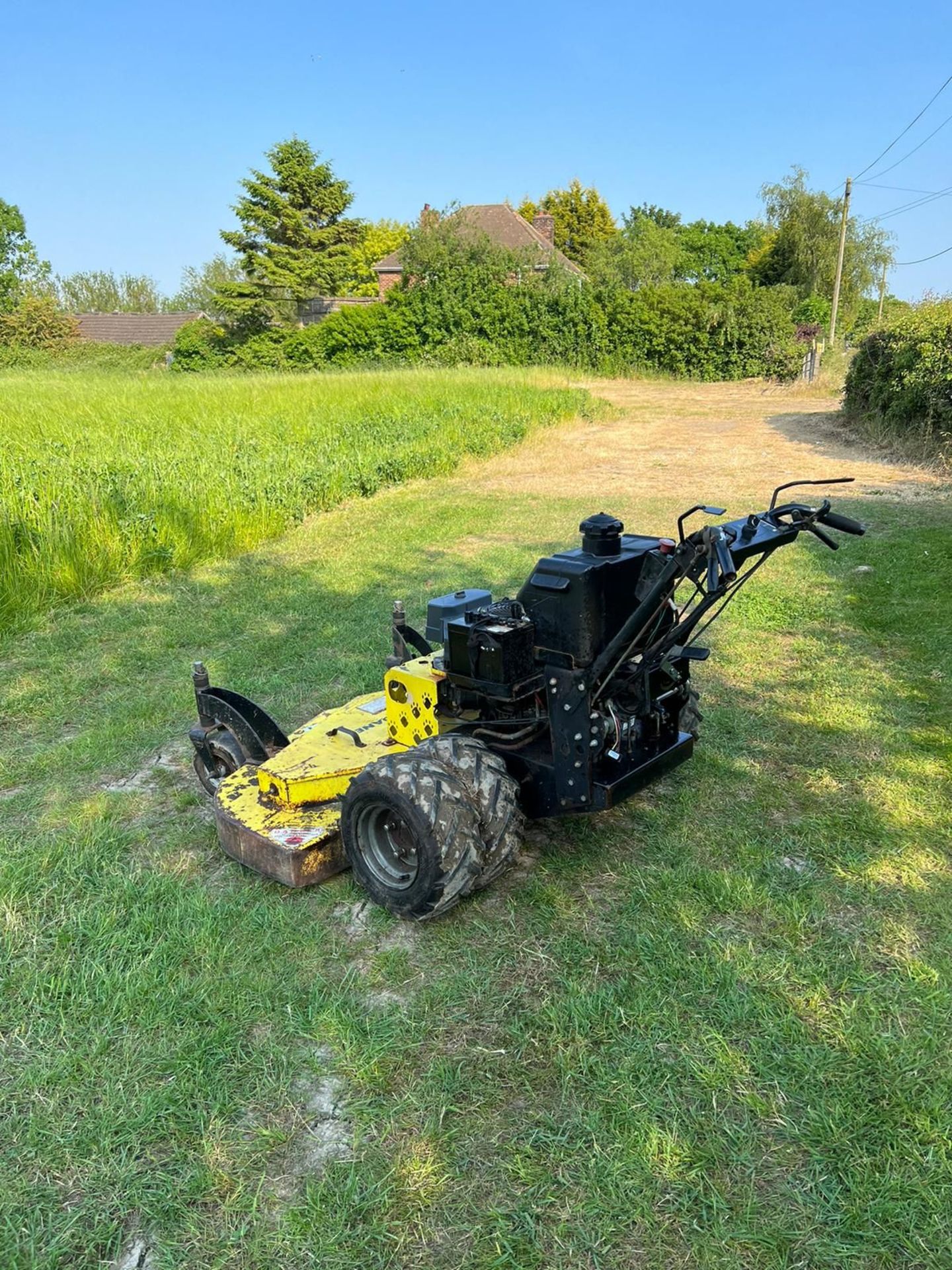 GREAT DANE ZERO TURN LAWN MOWER *PLUS VAT* - Image 5 of 9