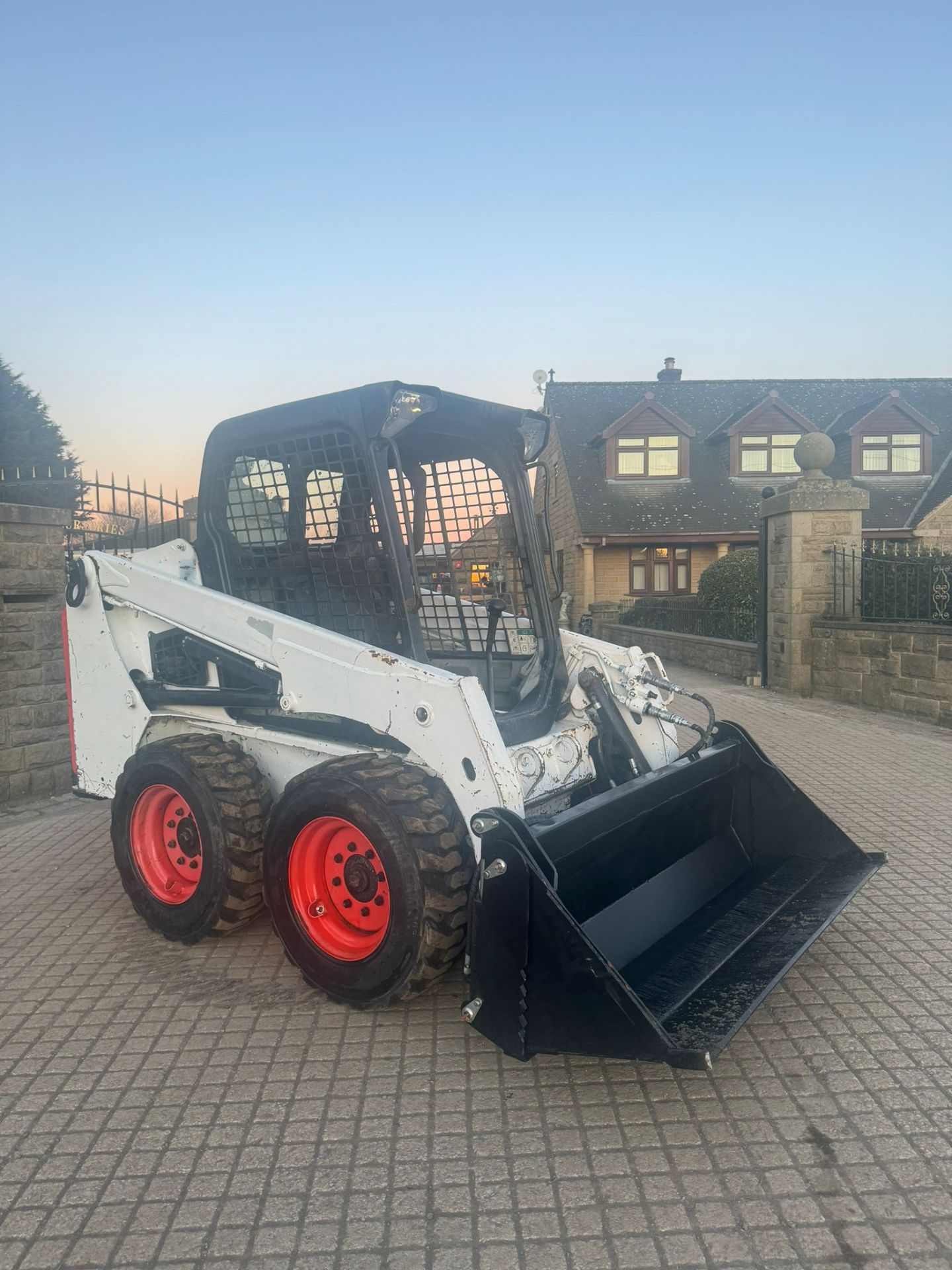 2015 BOBCAT S450 WHEELED SKIDSTEER LOADER WITH 65 INCH 4 IN 1 BUCKET *PLUS VAT*