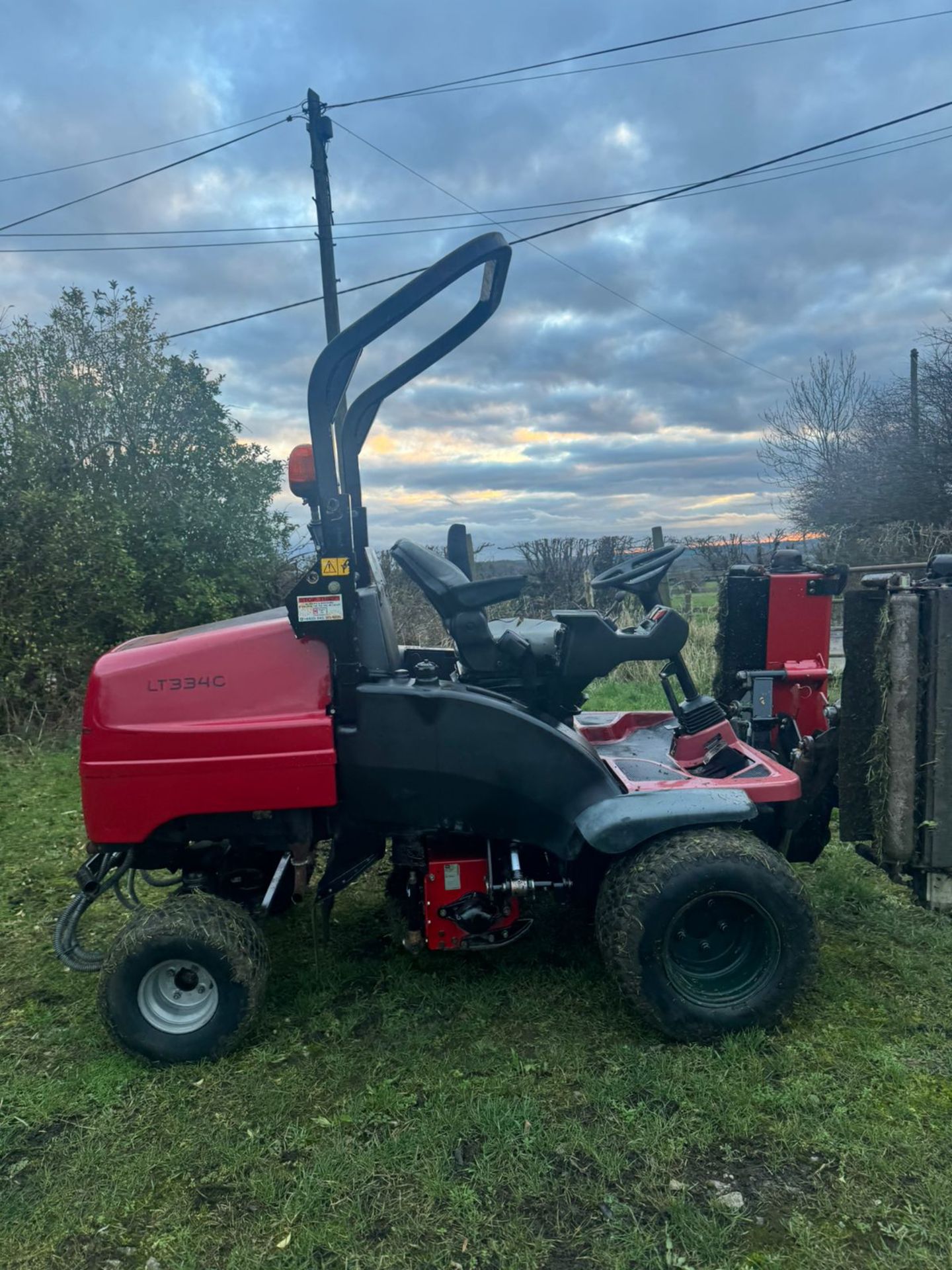 2012 Toro LT3340 Ride On Cylinder Mower *PLUS VAT* - Image 10 of 15