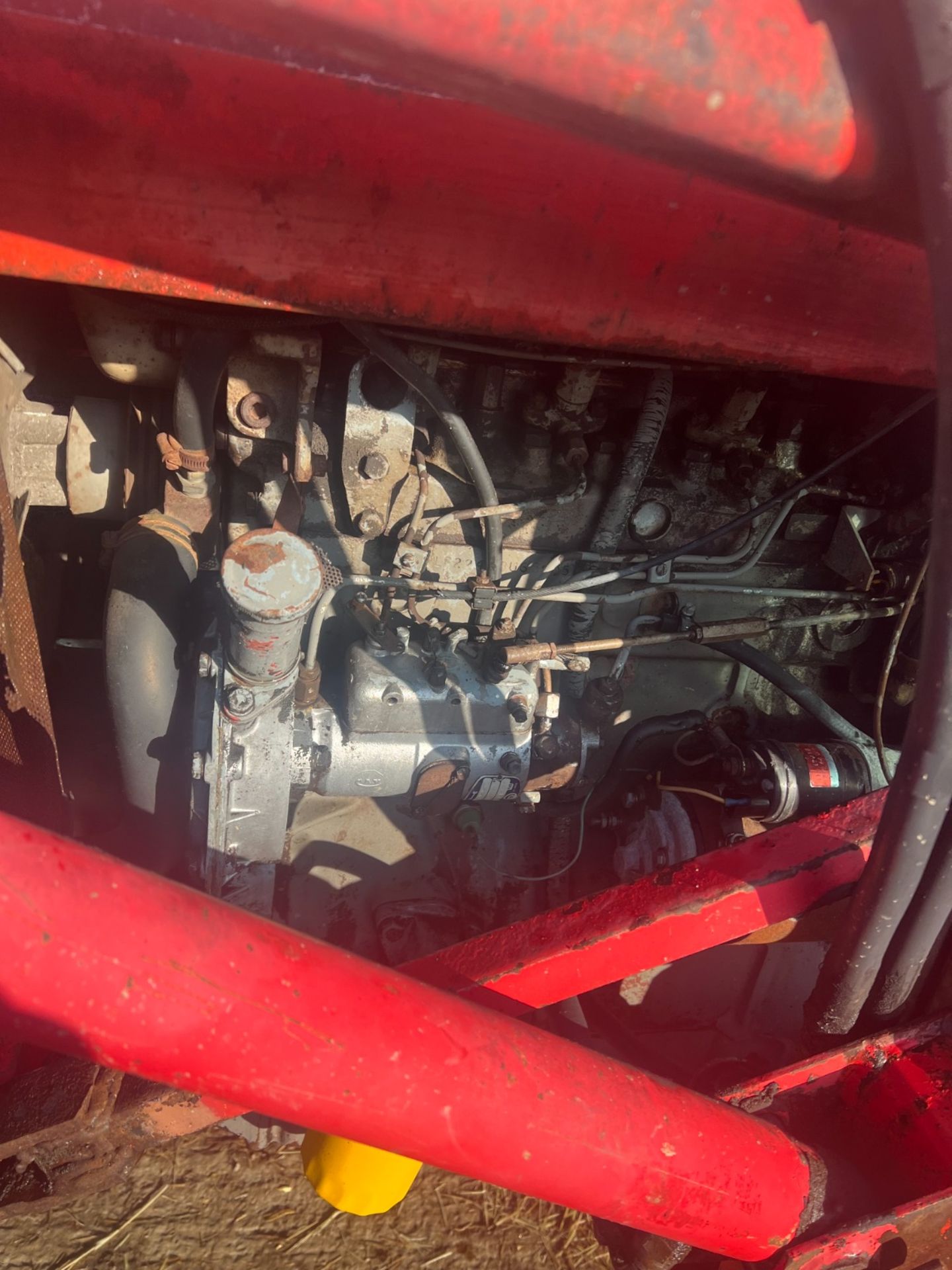 MASSEY FERGUSON 590 TRACTOR WITH FRONT LOADER AND BALE SPIKE *PLUS VAT* - Image 7 of 8