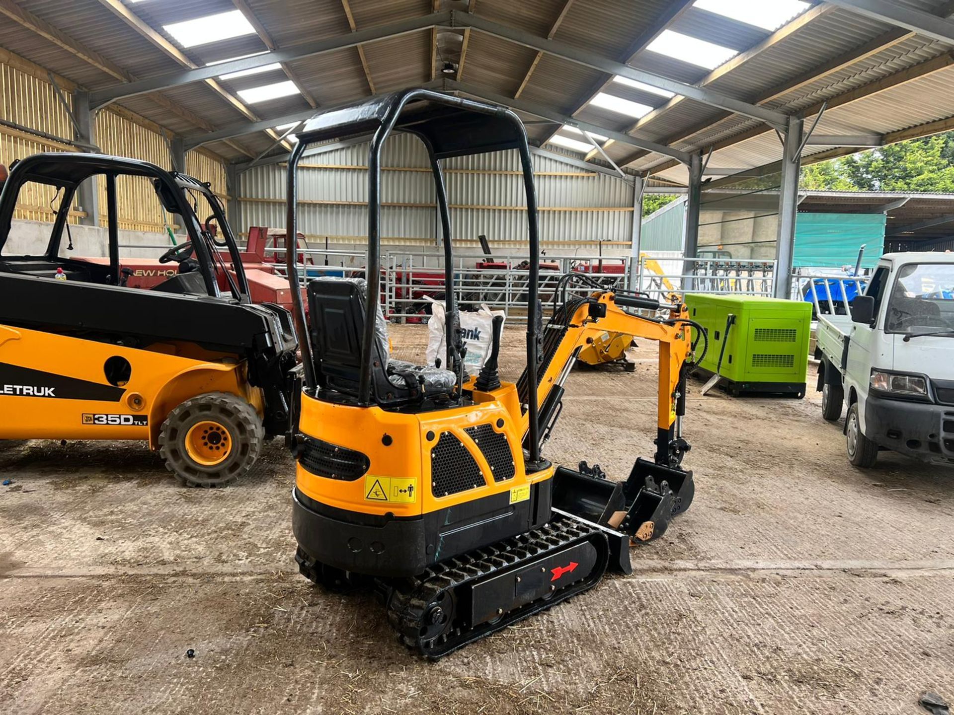 UNUSED LM10 1 TON MINI DIGGER - READY FOR WORK / READY TO GO! *PLUS VAT* - Image 6 of 8