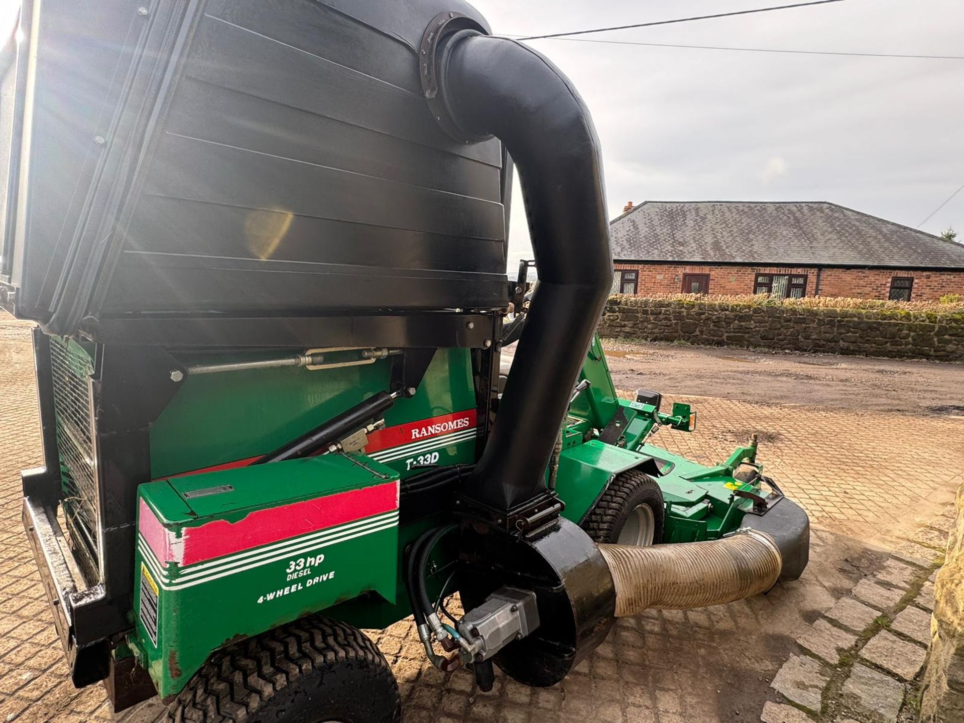 RANSOMES T-33D OUT FRONT COLLECTOR RIDE ON LAWN MOWER 33HP *PLUS VAT* - Image 17 of 17