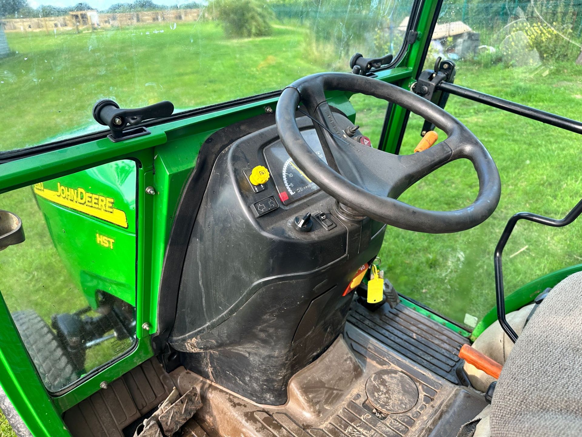 JOHN DEERE 2320 23HP 4WD COMPACT TRACTOR *PLUS VAT* - Image 14 of 17