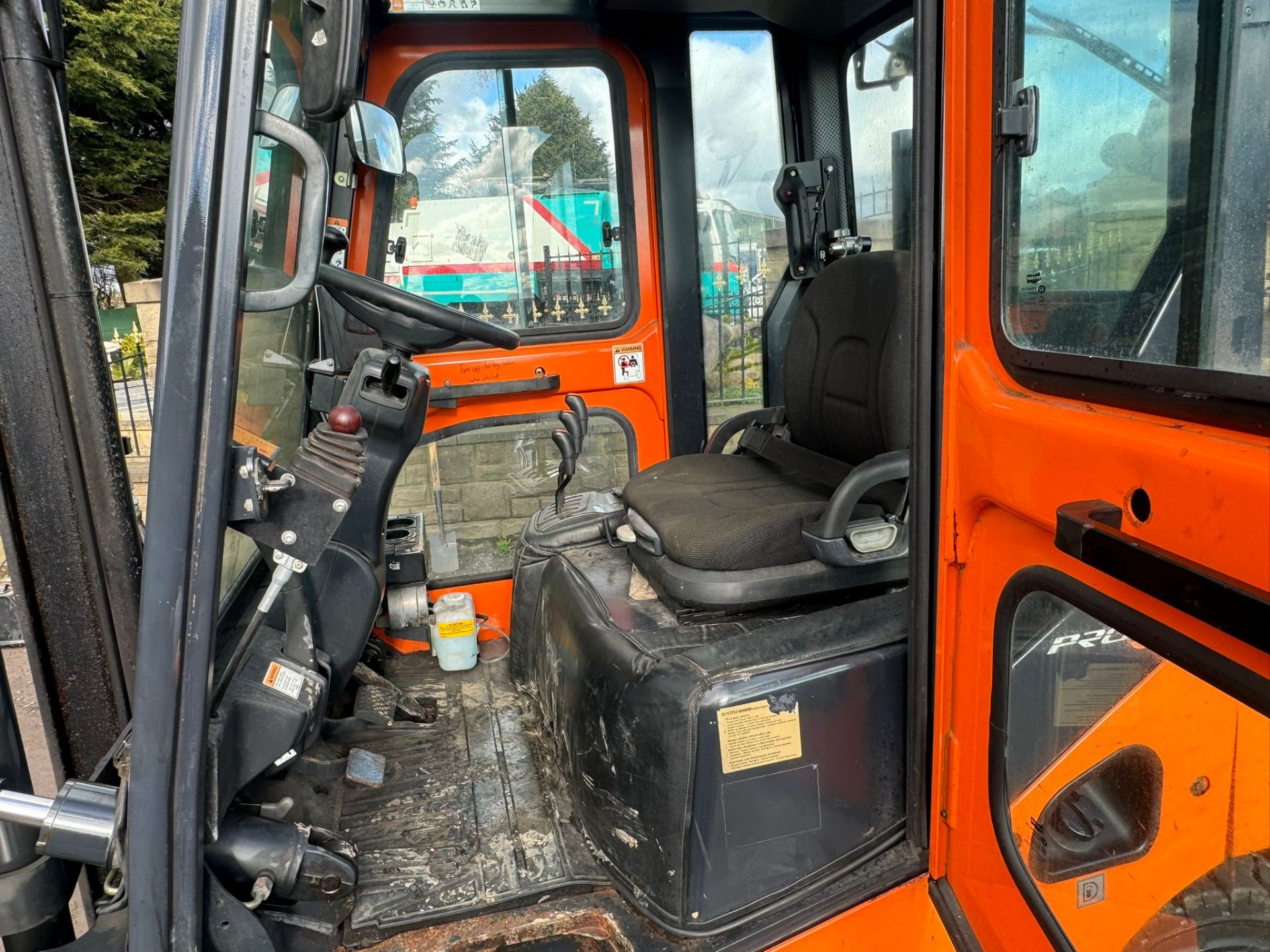 2011 DOOSAN 2.5 TON FORKLIFT *PLUS VAT* - Image 13 of 15