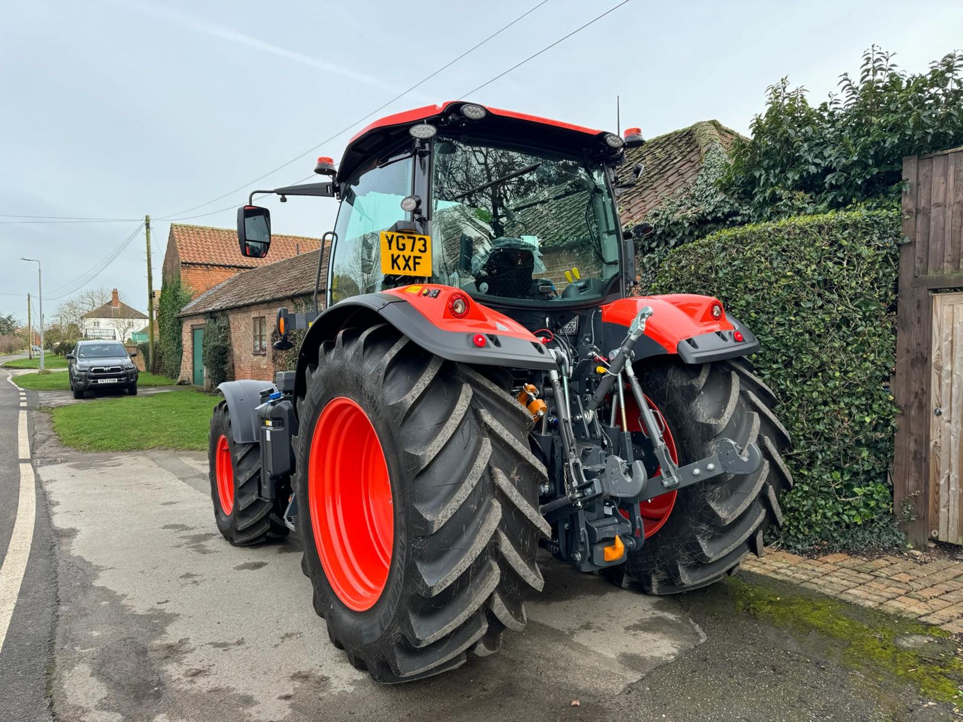 Kubota M6-142, Year 2023 – 73 reg, Only 14 hours on the clock *PLUS VAT* - Image 3 of 10