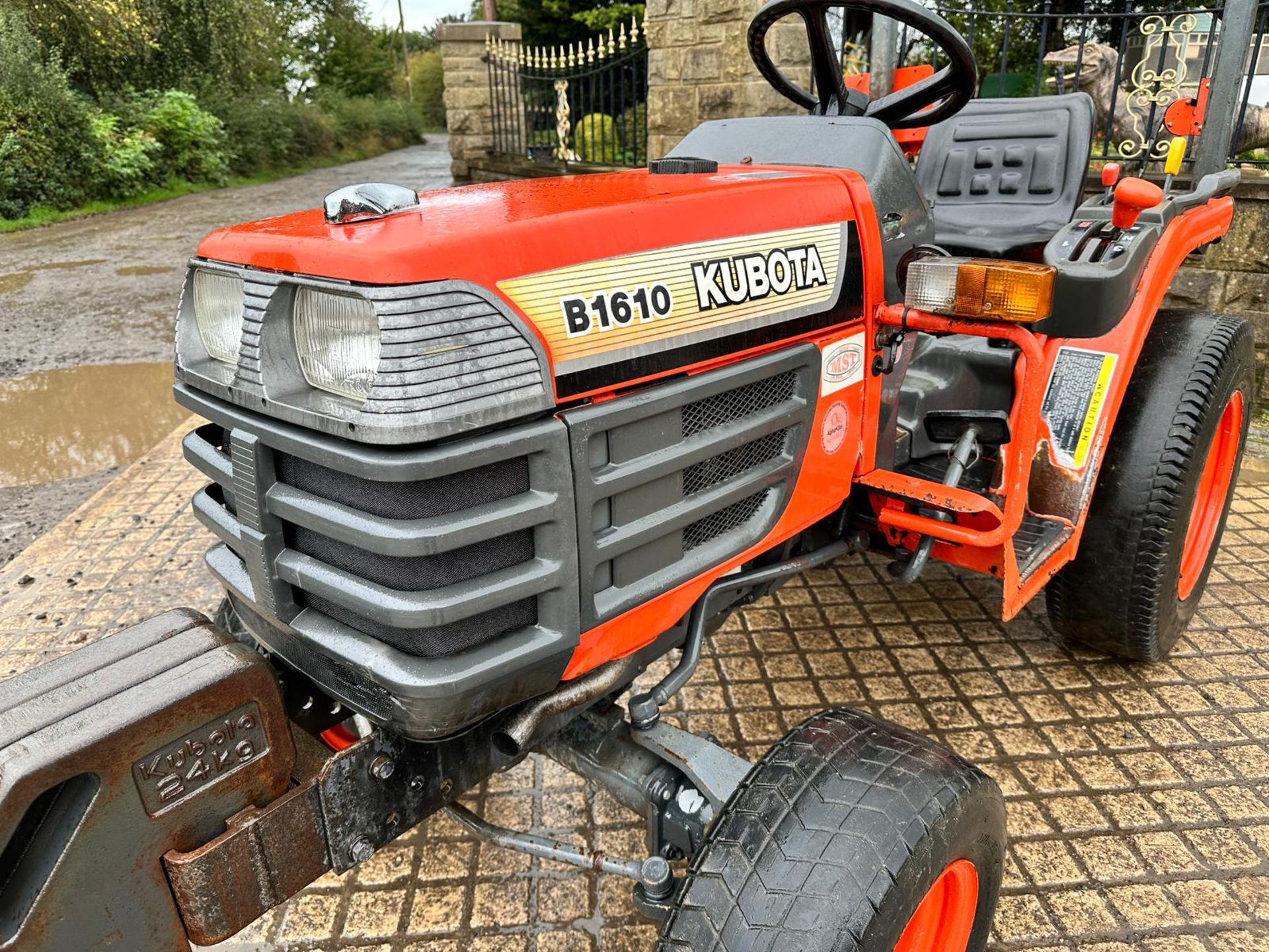 KUBOTA B1610 16HP 4WD COMPACT TRACTOR *PLUS VAT* - Image 4 of 17