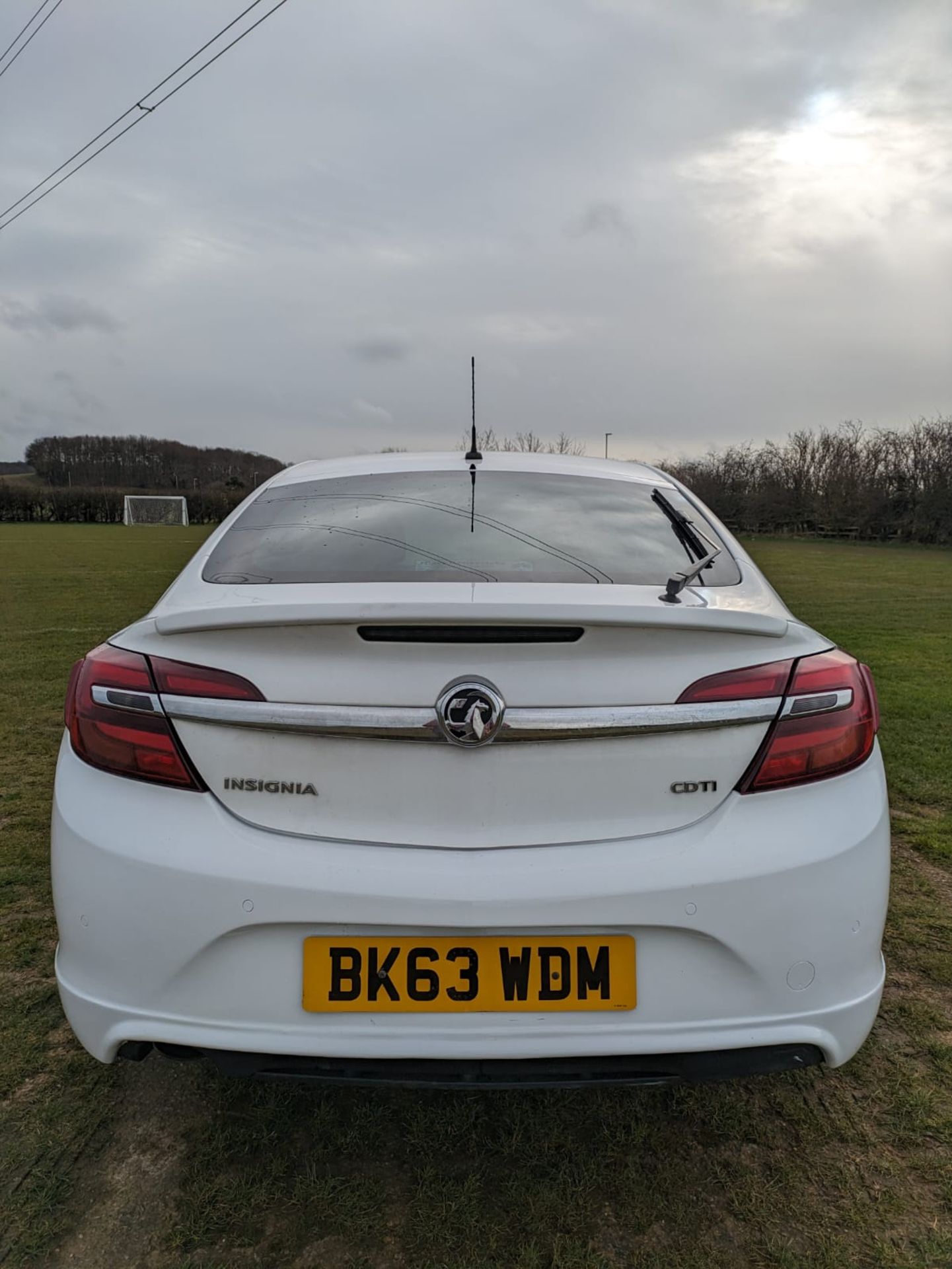 2013 VAUXHALL INSIGNIA SRI CDTI ECOFLEX S/S WHITE HATCHBACK *NO VAT* - Image 8 of 25