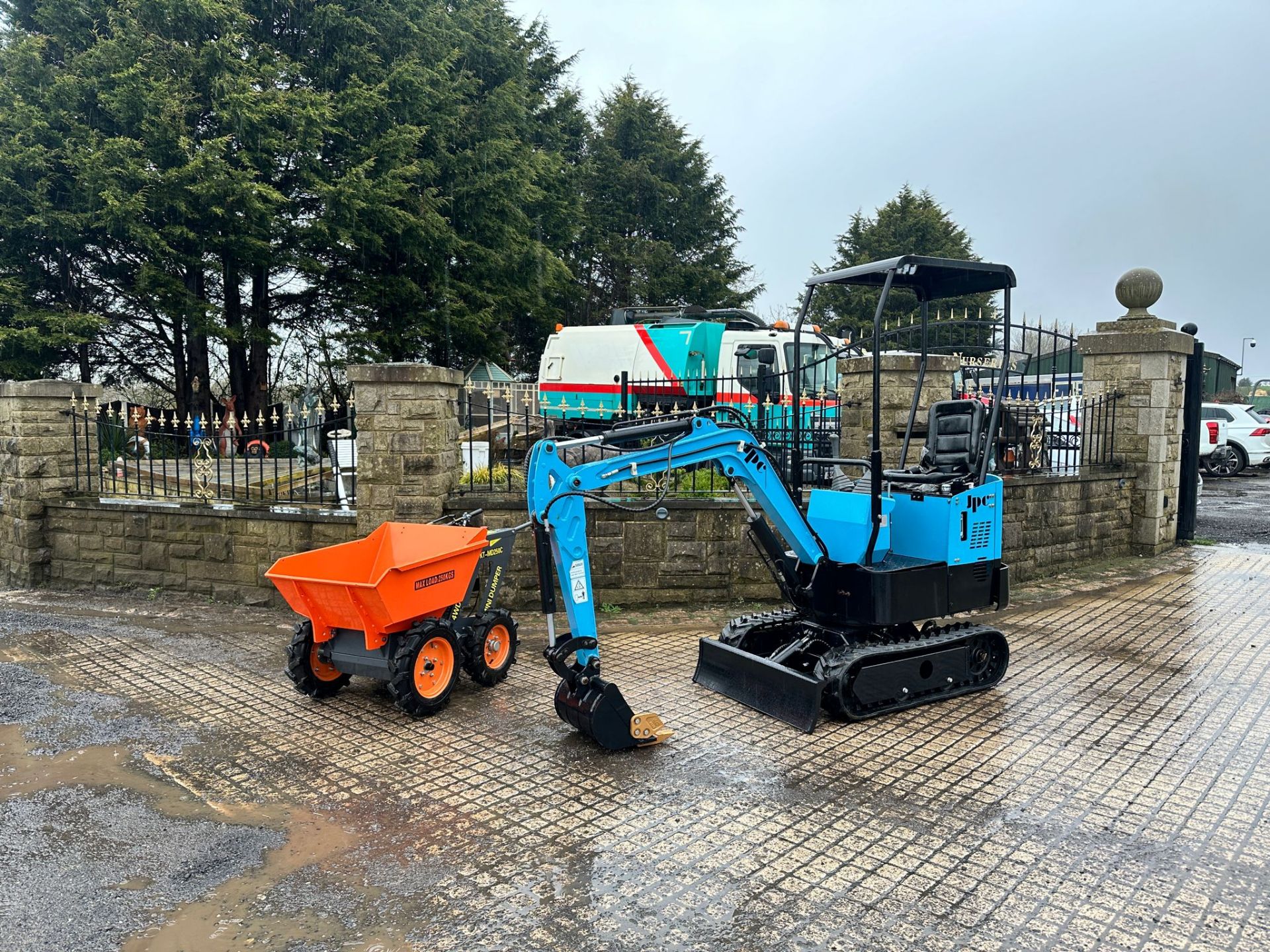 NEW/UNUSED JPC HT12 MINI EXCAVATOR AND KONSTANT KT-MD250C 4X4 DUMPER BUNDLE! *PLUS VAT* - Image 2 of 8