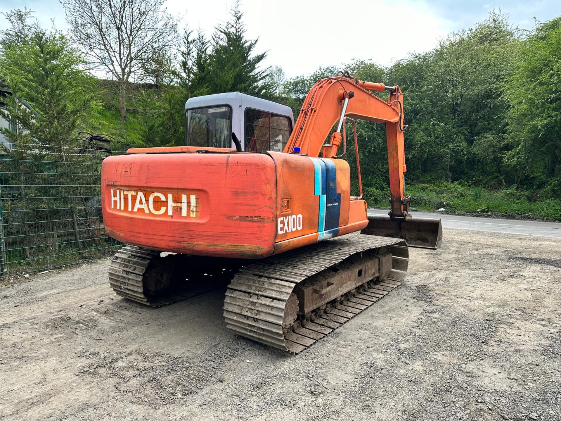 HITACHI EX100-2 EXCAVATOR *PLUS VAT* - Image 5 of 26