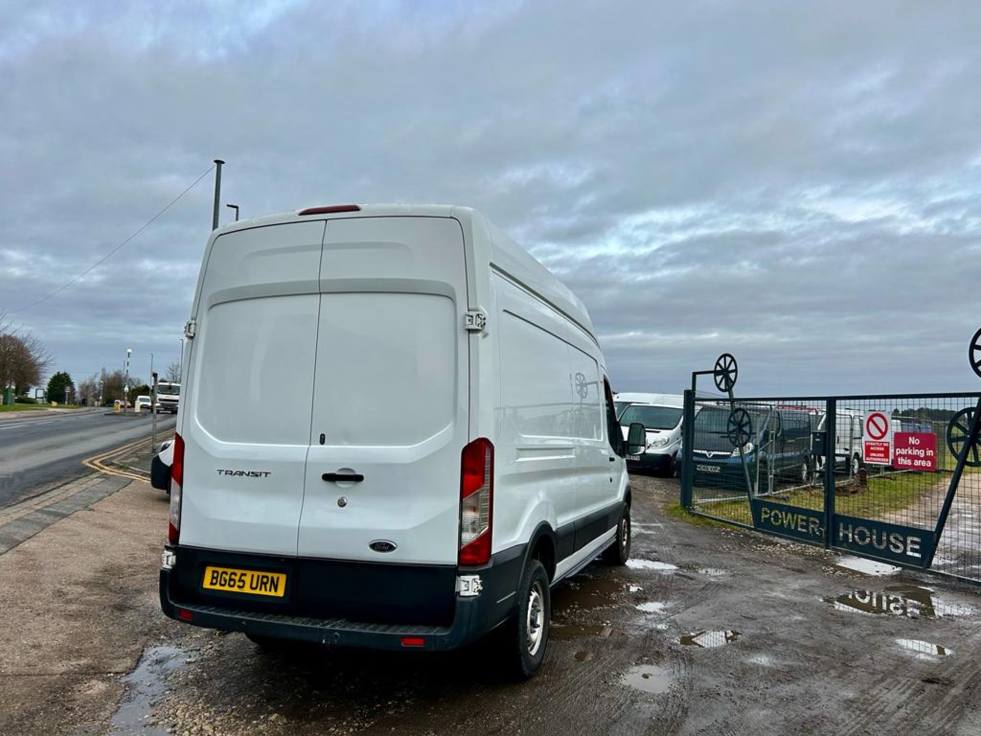 2015 FORD TRANSIT 350 WHITE PANEL VAN *NO VAT* - Image 14 of 21