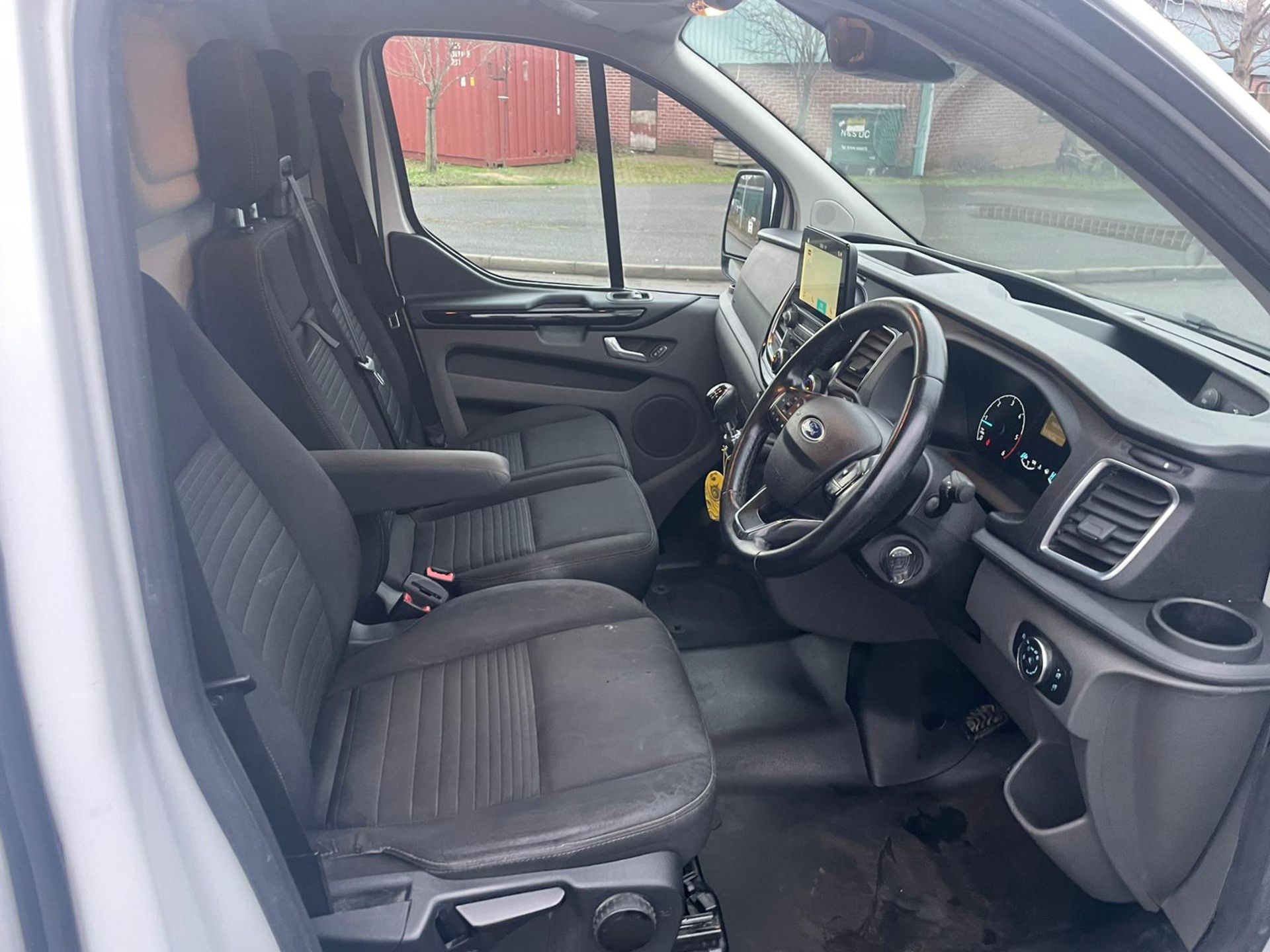 2018 FORD TRANSIT CUSTOM 280 LIMITED WHITE PANEL VAN *PLUS VAT* - Image 11 of 14