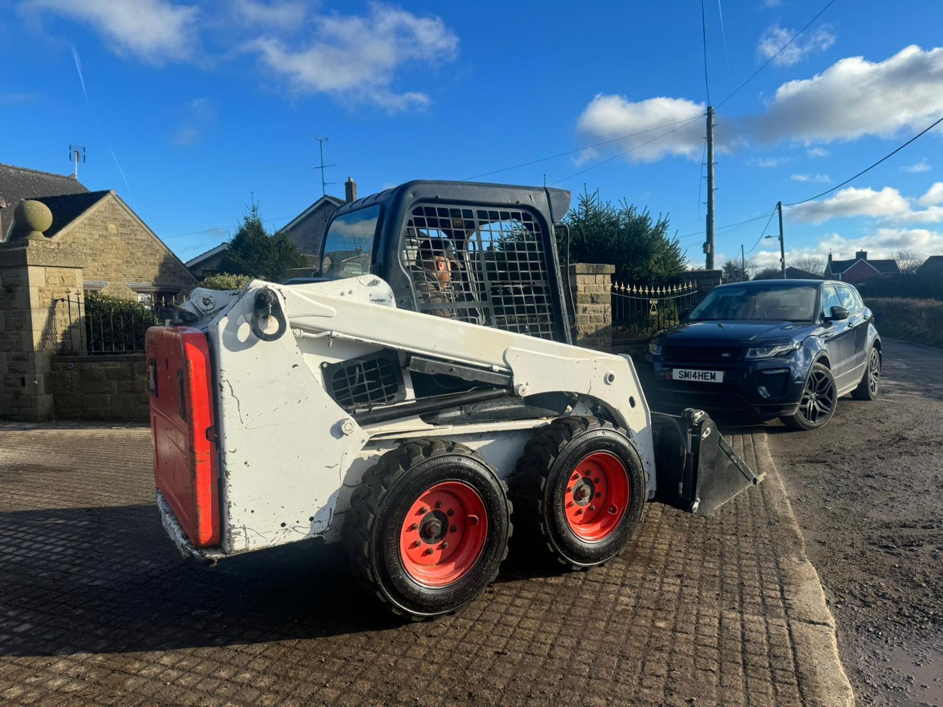 2015 BOBCAT S450 WHEELED SKIDSTEER LOADER WITH 65 INCH 4 IN 1 BUCKET *PLUS VAT* - Image 10 of 14