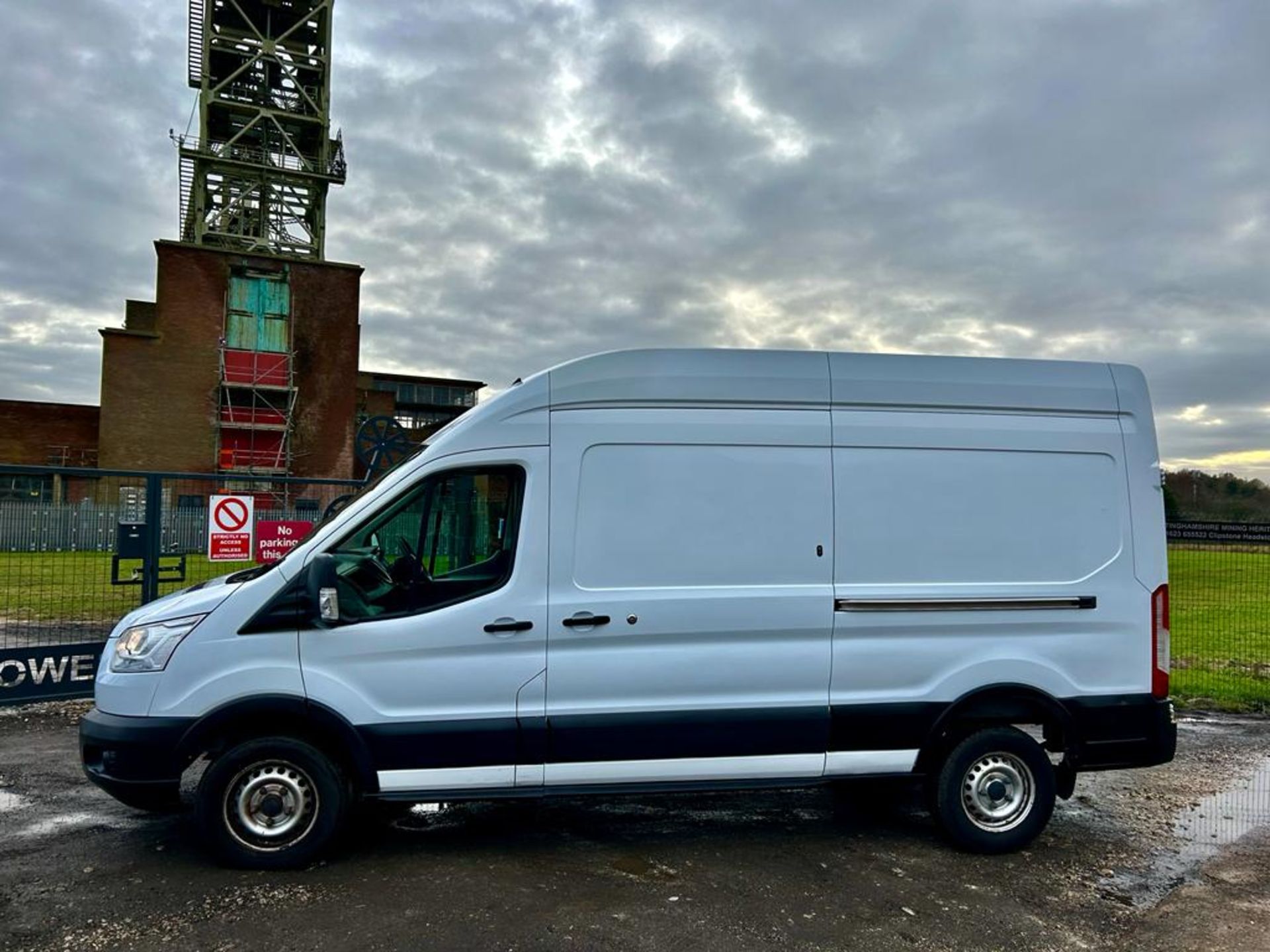 2015 FORD TRANSIT 350 WHITE PANEL VAN *NO VAT* - Image 7 of 21