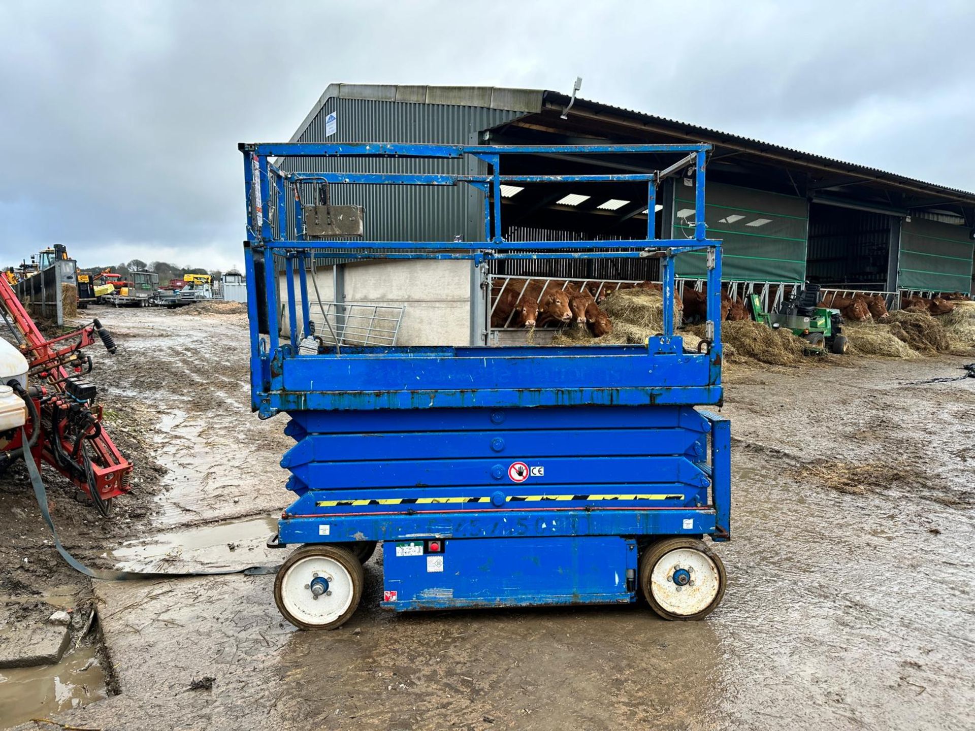 2012 SKYJACK SJIII-3226 ELECTRIC SCISSOR LIFT *PLUS VAT* - Image 5 of 13