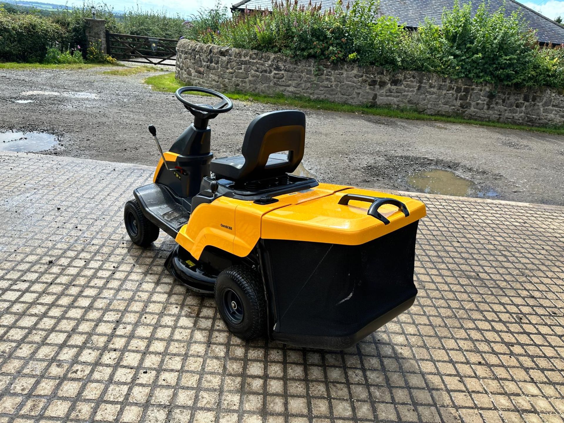 NEW/UNUSED 2023 STIGA COMBI 166 RIDE ON MOWER WITH REAR COLLECTOR *PLUS VAT* - Image 3 of 11