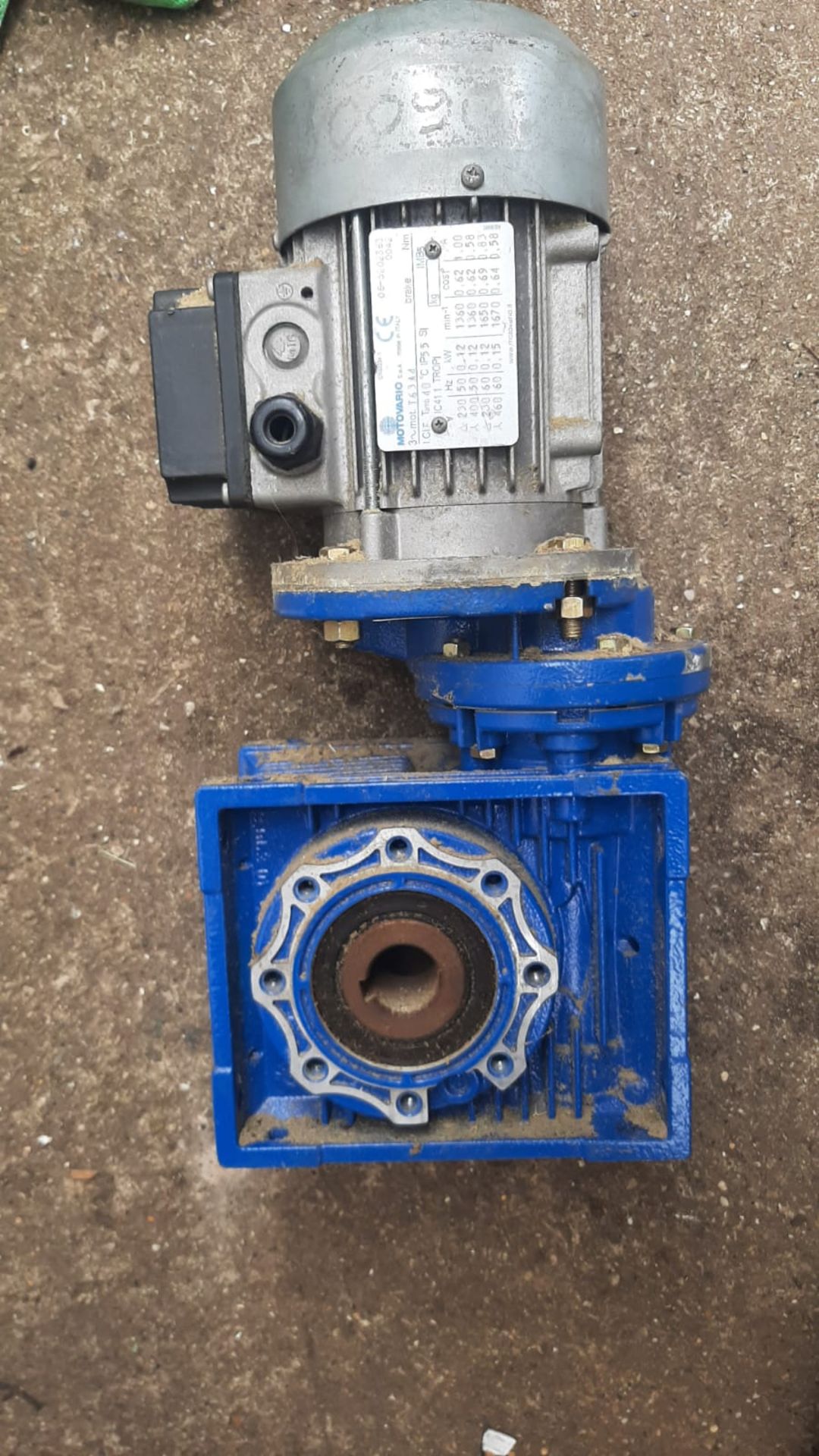 REDUCTION GEARBOX NEW MOTOVIARIO - NOT BEEN FITTED - 3 PHASE - COMES WITH WORM *NO VAT*