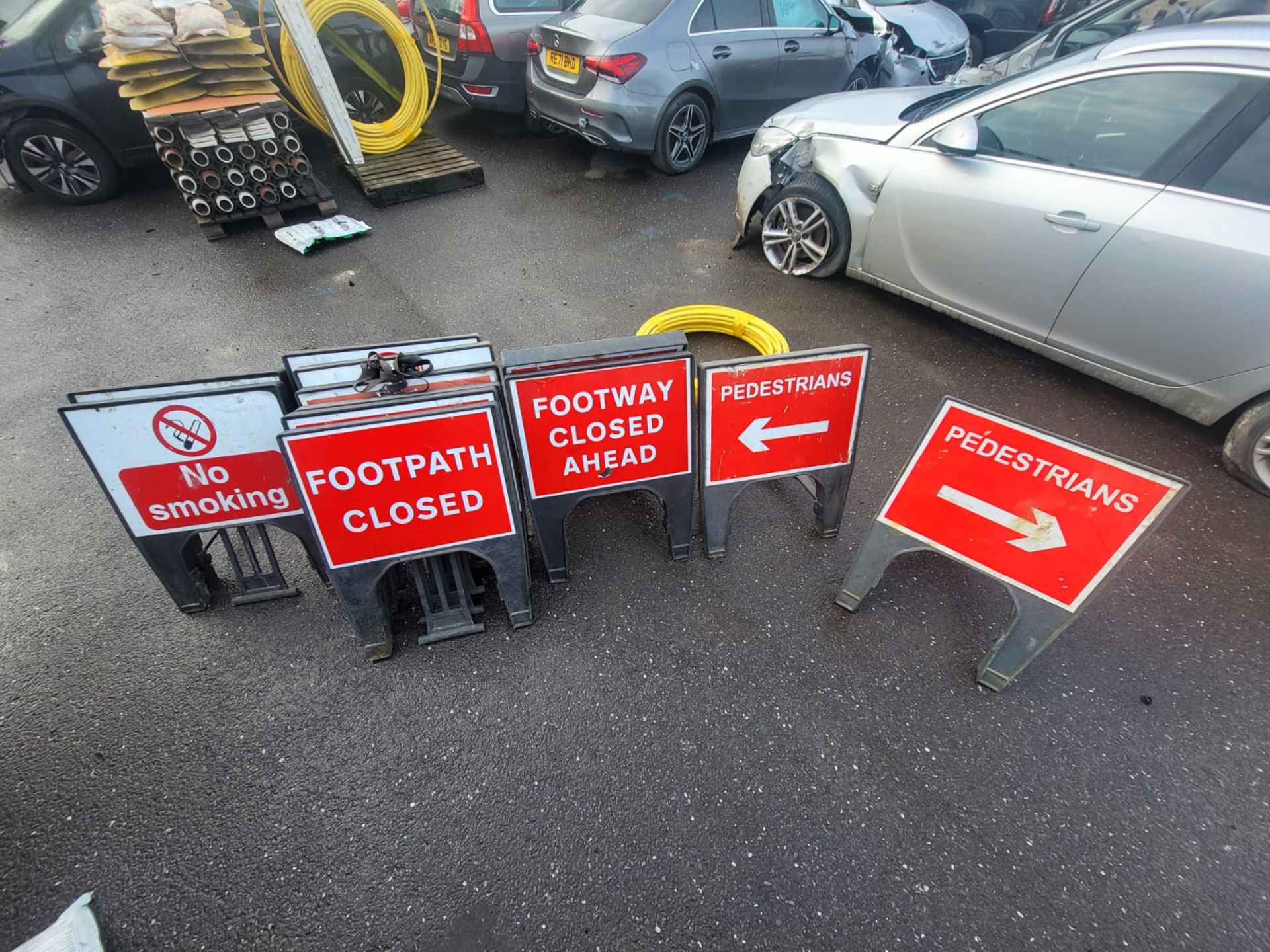 Joblot of Assorted Roadwork Equiptment and Signage *NO VAT* - Image 5 of 24