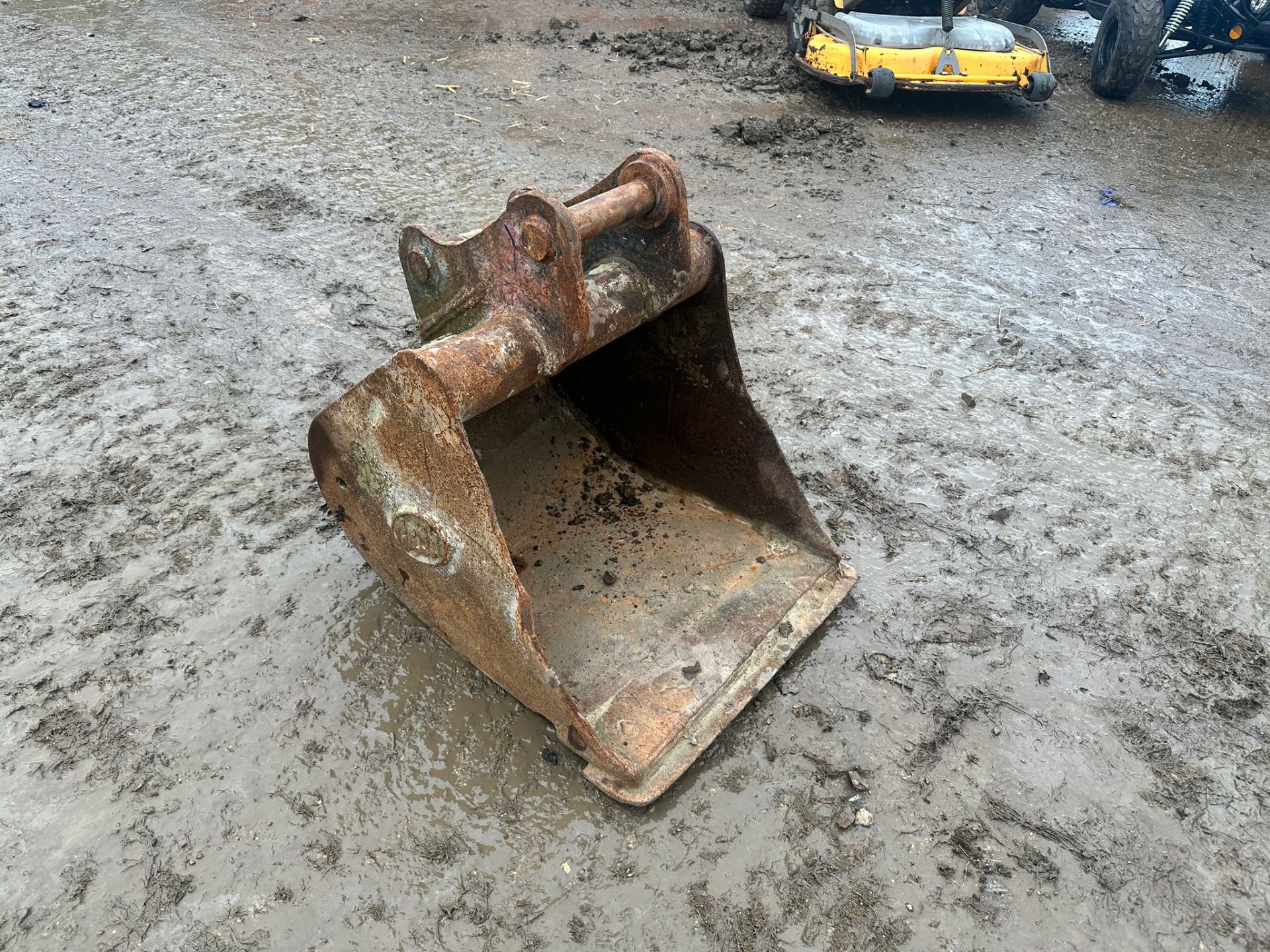 GEITH 45MM DIGGING BUCKET - NO RESERVE *PLUS VAT*