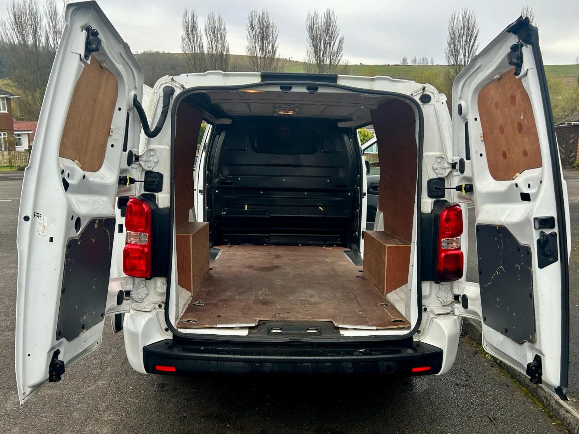 2019 VAUXHALL VIVARO 2900 SPORTIVE S/S WHITE PANEL VAN *NO VAT* - Image 9 of 23