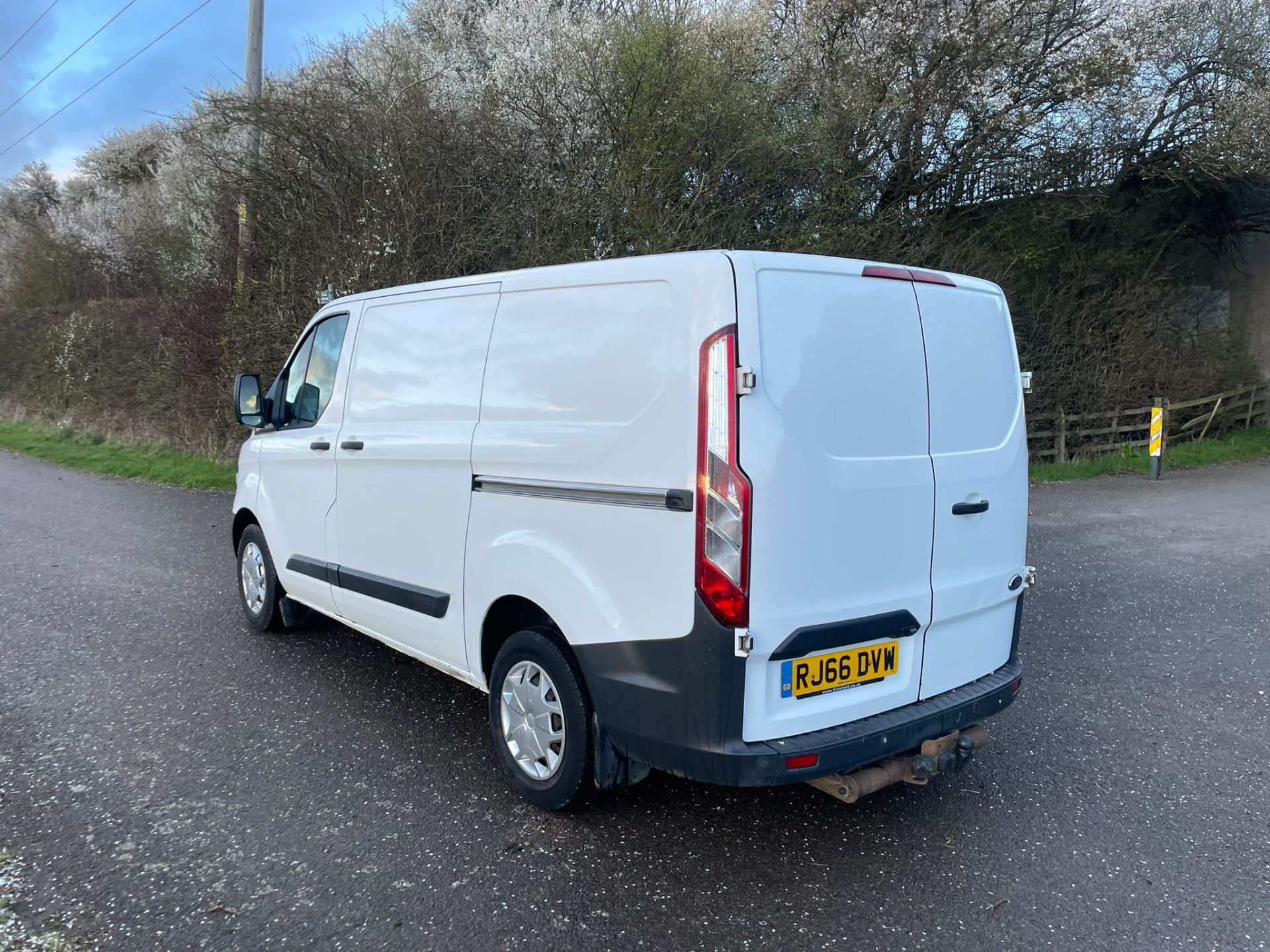 2016/66 REG FORD TRANSIT CUSTOM 290 TREND E-TEC 2.2 DIESEL PANEL VAN, SHOWING 1 FORMER KEEPER - Image 5 of 15