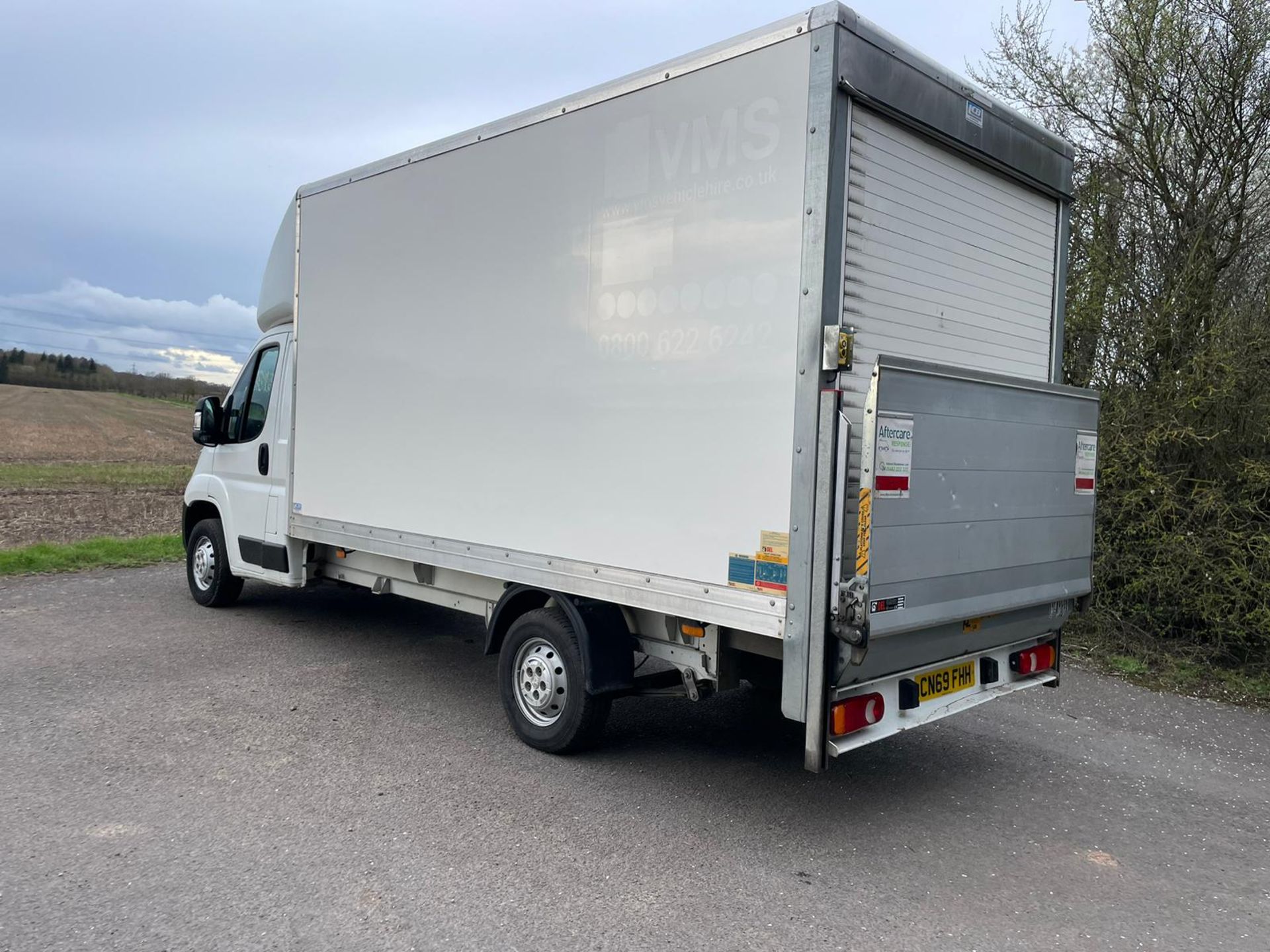 LOW MILES! 2020/69 REG PEUGEOT BOXER 335 L3 BLUE HDI BOX VAN 2.2 DIESEL, SHOWING 1 FORMER KEEPER - Image 5 of 12