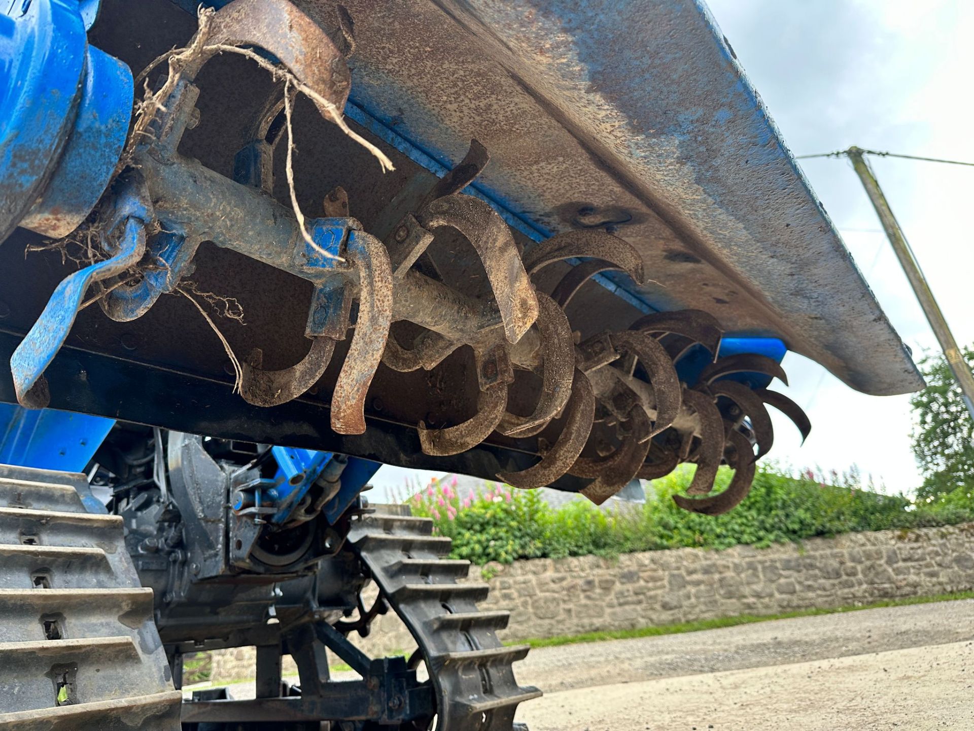 ISEKI PICCORO TPC15 CRAWLER TRACKED TRACTOR WITH ISEKI APR14 ROTAVATOR *PLUS VAT* - Image 18 of 26