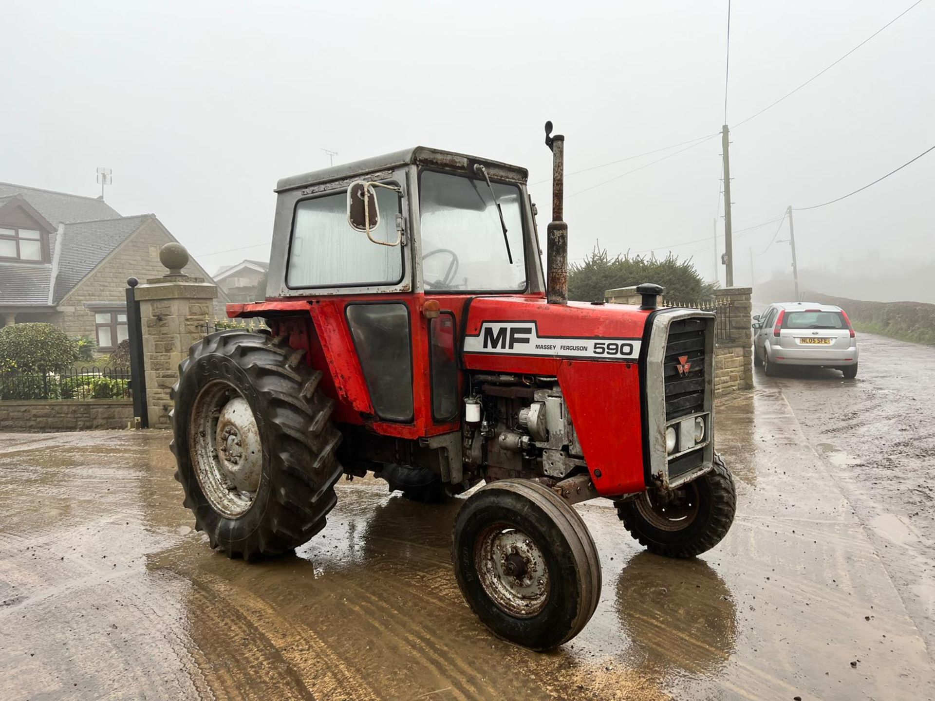 MASSEY FERGUSON 590 75hp TRACTOR, RUNS AND DRIVES, ROAD REGISTERED, CABBED, 2 SPOOLS