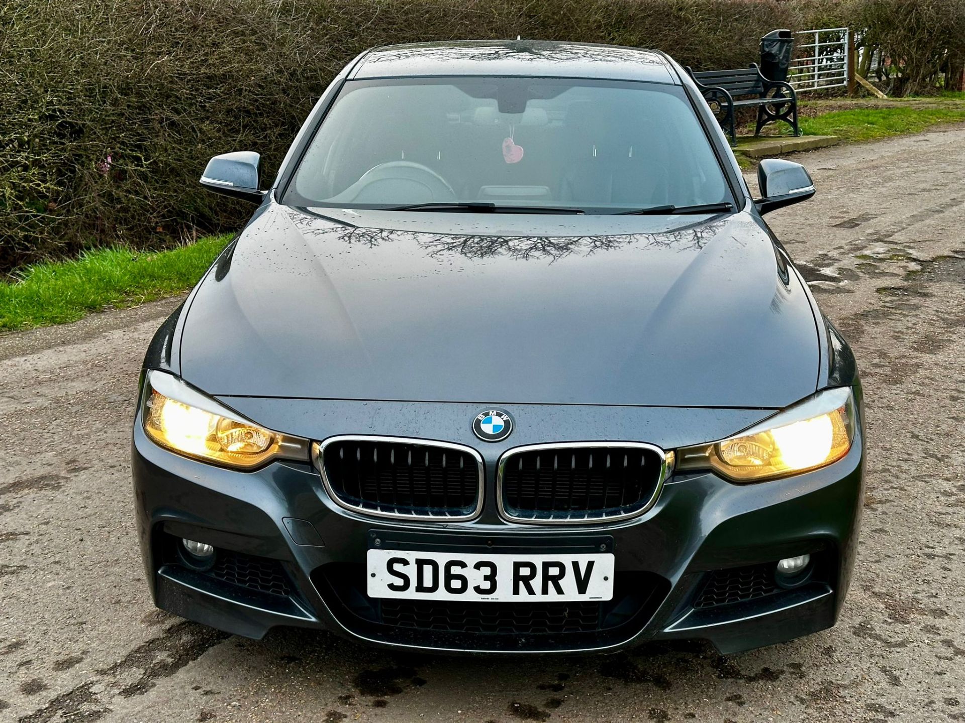 2013 BMW 318D M SPORT GREY SALON *NO VAT* - Image 2 of 22