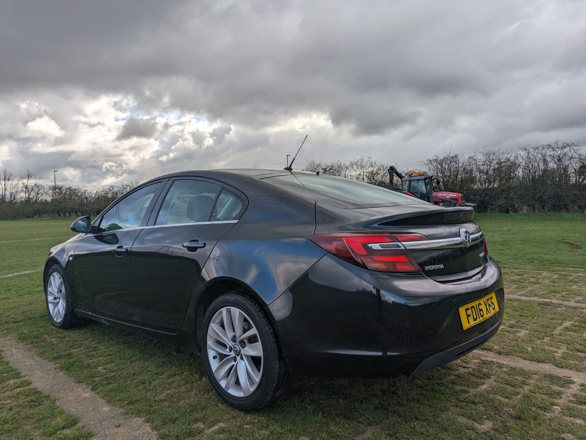 2016 VAUXHALL INSIGNIA DESIGN CDTI EFLEX S/S BLACK HATCHBACK *NO VAT* - Image 7 of 27