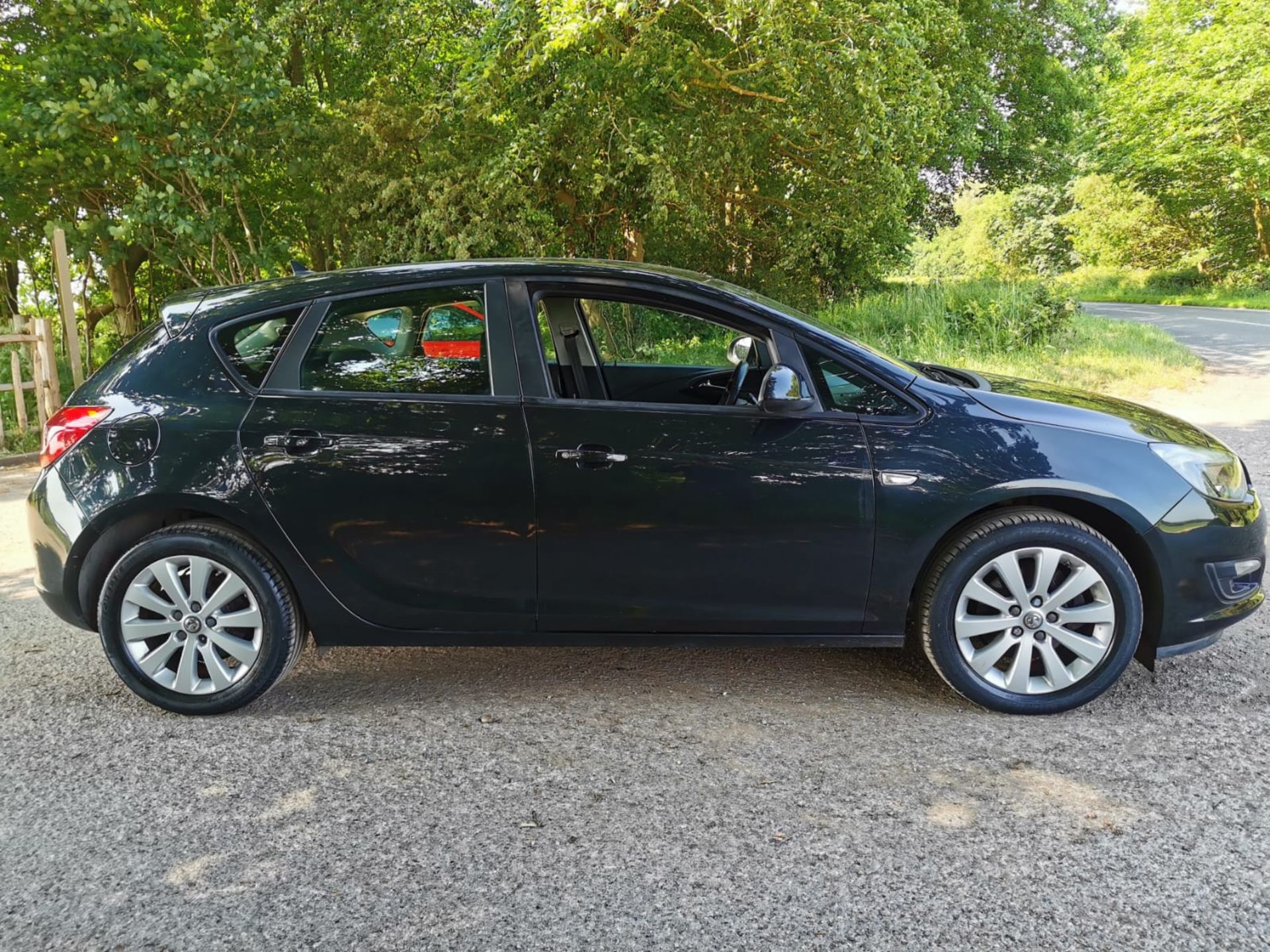 2014 VAUXHALLASTRA DESIGN CDTI ECOFLEX S/S BLACK HATCHBACK *NO VAT* - Image 10 of 22