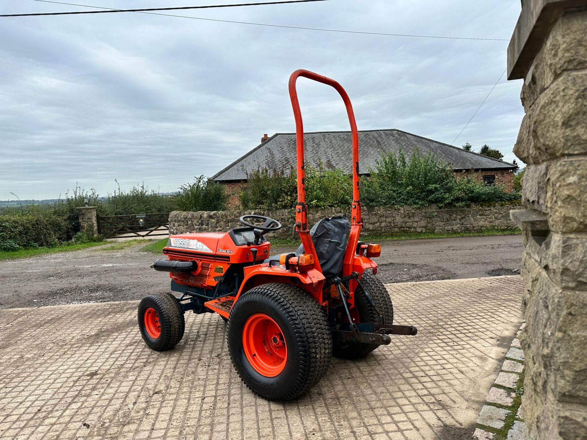 KUBOTA B1550 17HP 4WD COMPACT TRACTOR *PLUS VAT* - Image 3 of 11