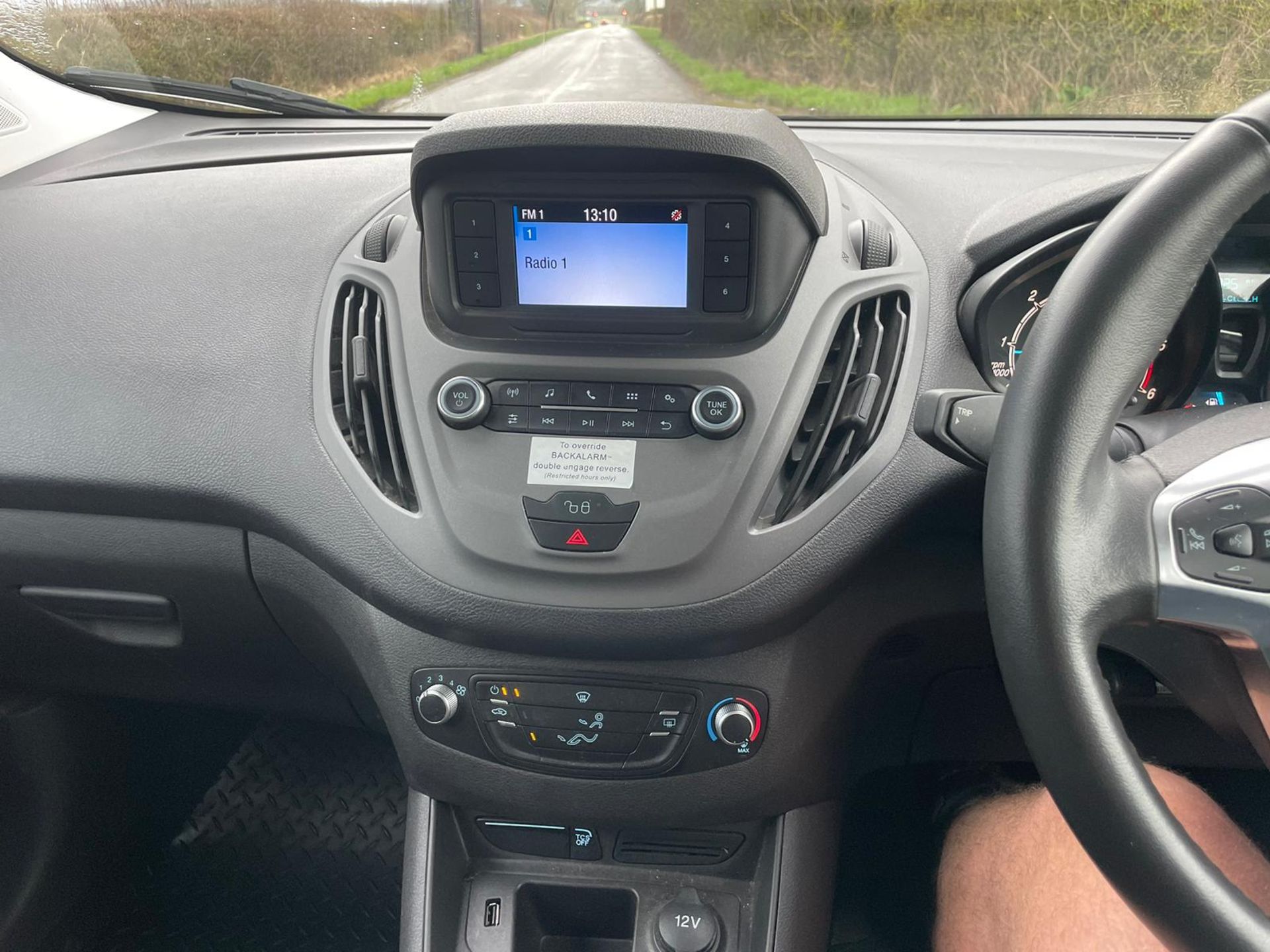 2019/68 REG FORD TRANSIT COURIER TREND TDCI 1.5 DIESEL MANUAL PANEL VAN, SHOWING 1 FORMER KEEPER - Image 11 of 13