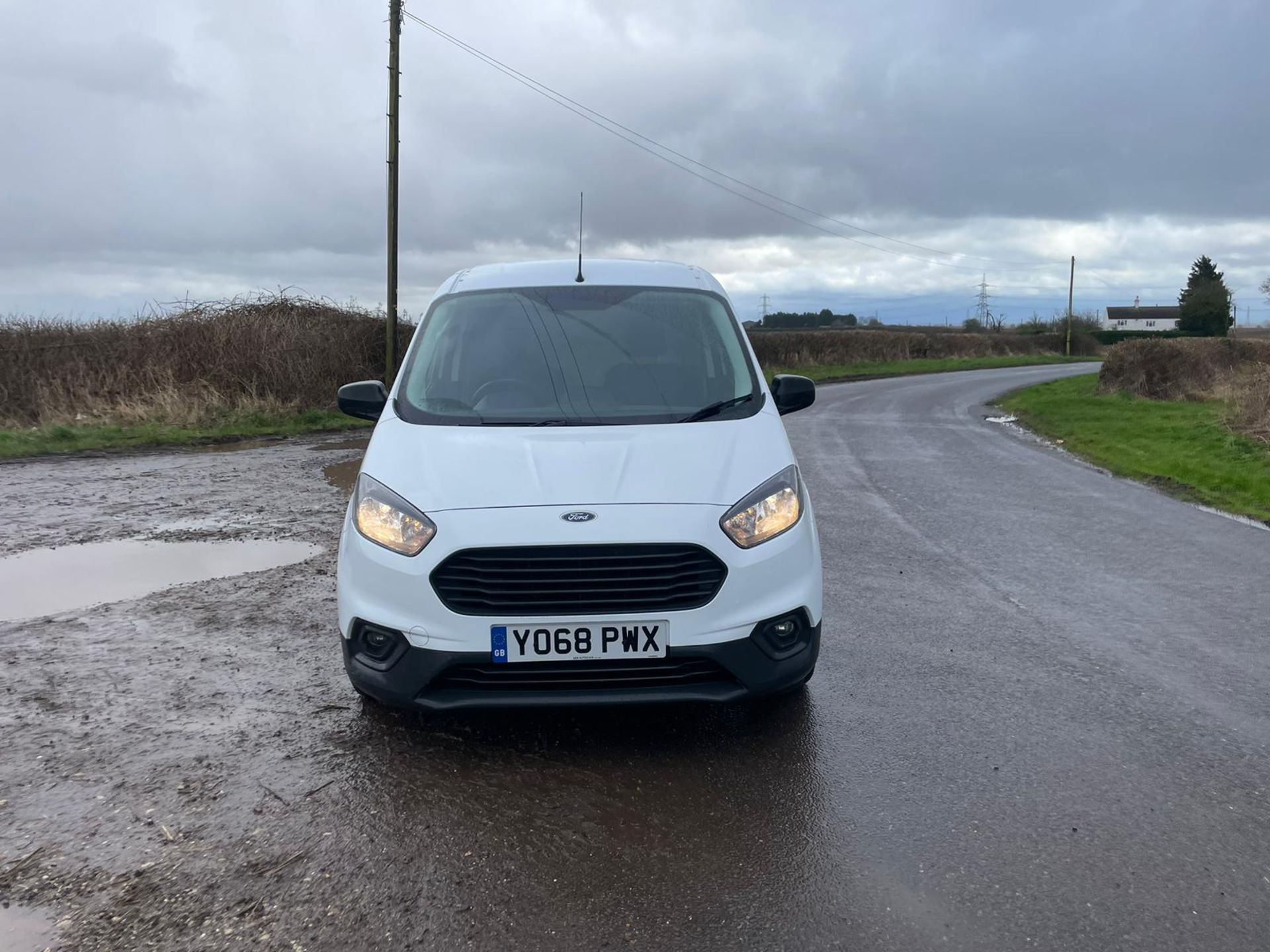 2019/68 REG FORD TRANSIT COURIER TREND TDCI 1.5 DIESEL MANUAL PANEL VAN, SHOWING 1 FORMER KEEPER - Image 2 of 13